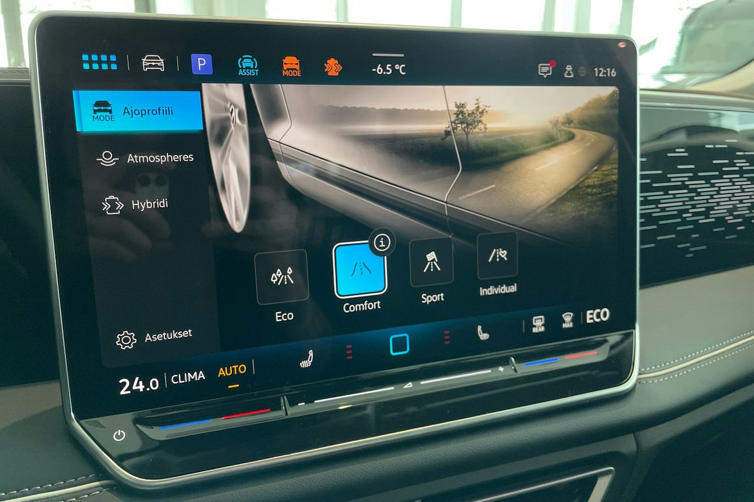 harmaa Volkswagen Tiguan 2026 kuva 14.