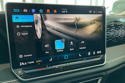 harmaa Volkswagen Tiguan 2026 kuva 14.