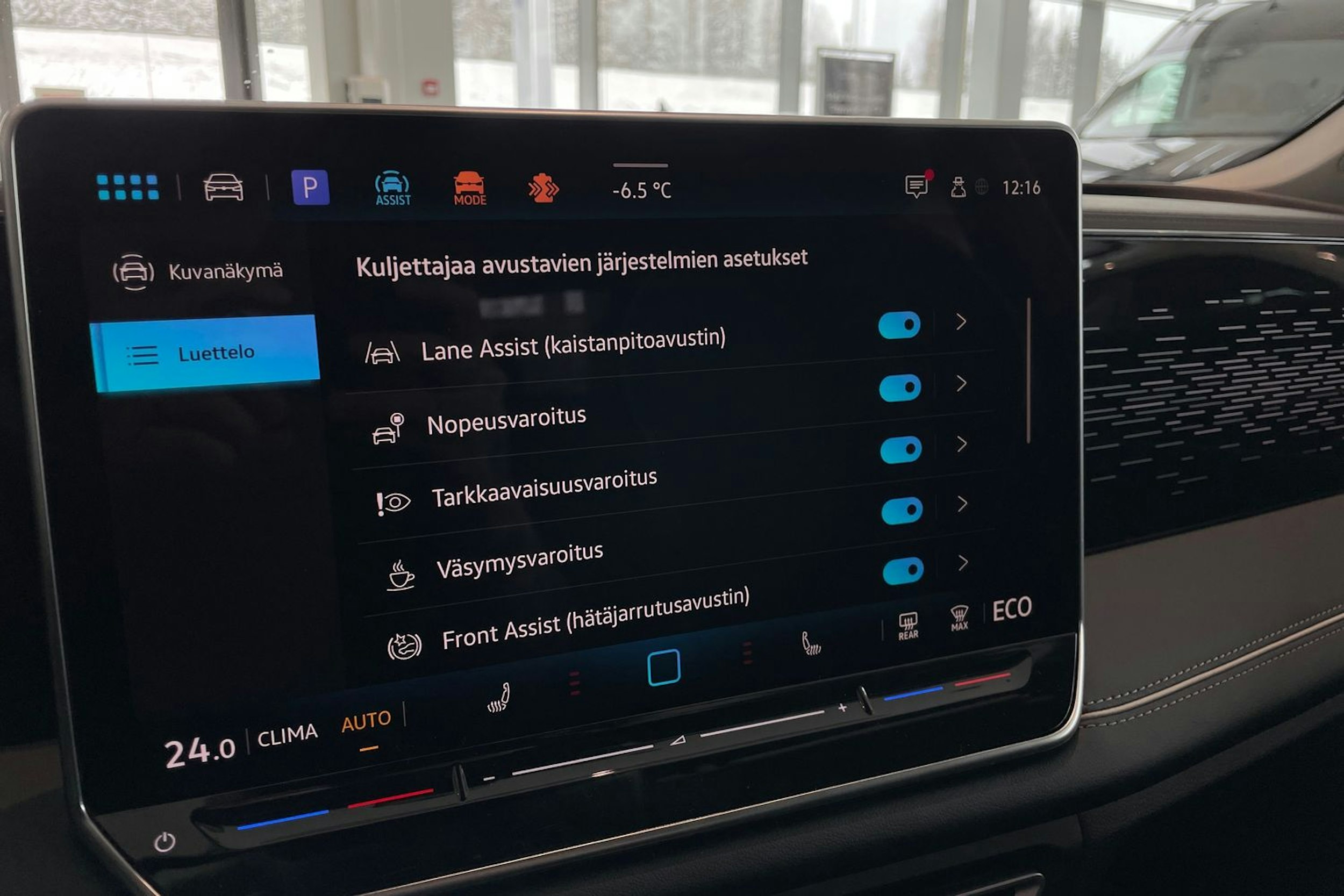 harmaa Volkswagen Tiguan 2026 kuva 15.