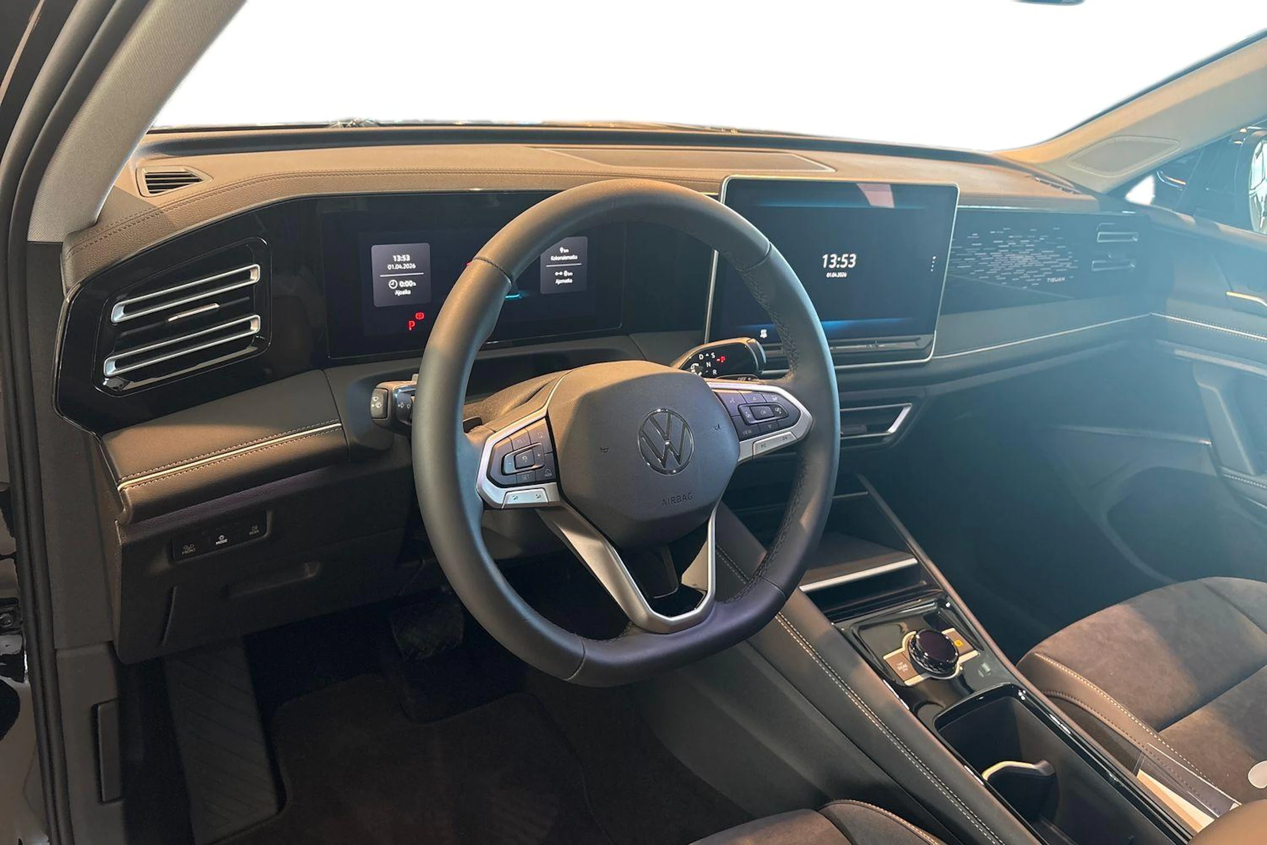 musta Volkswagen Tiguan 2026 kuva 7.