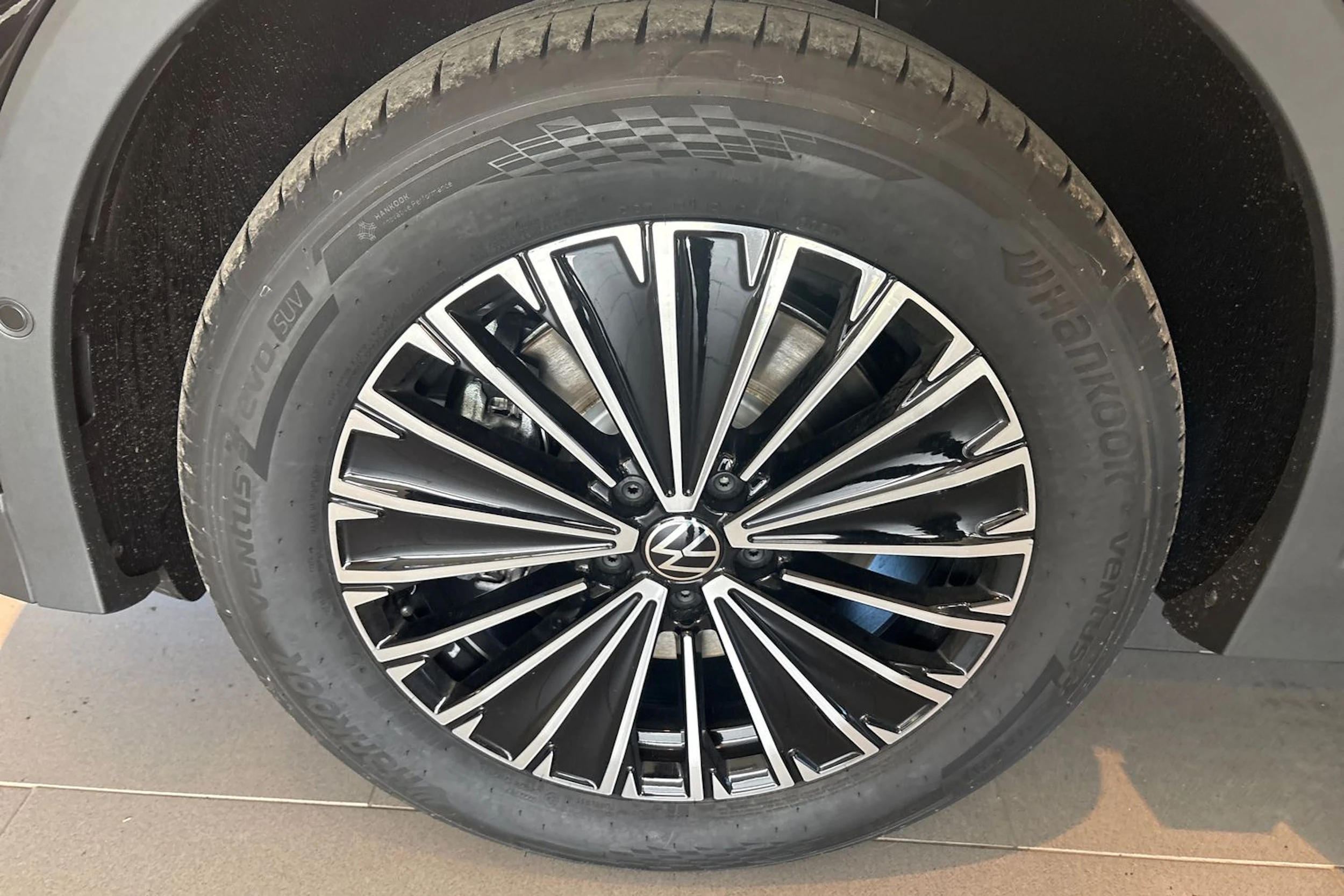 musta Volkswagen Tiguan 2026 kuva 10.