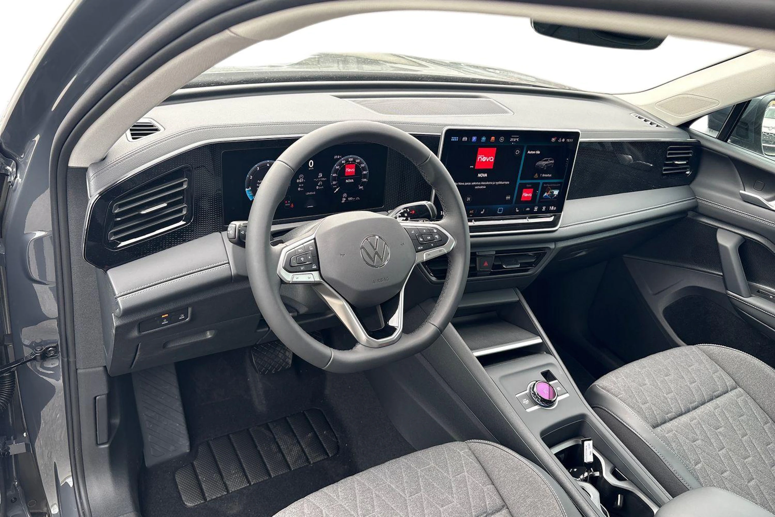 harmaa Volkswagen Tiguan 2026 kuva 7.