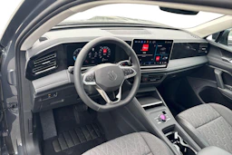 harmaa Volkswagen Tiguan 2026 kuva 7.
