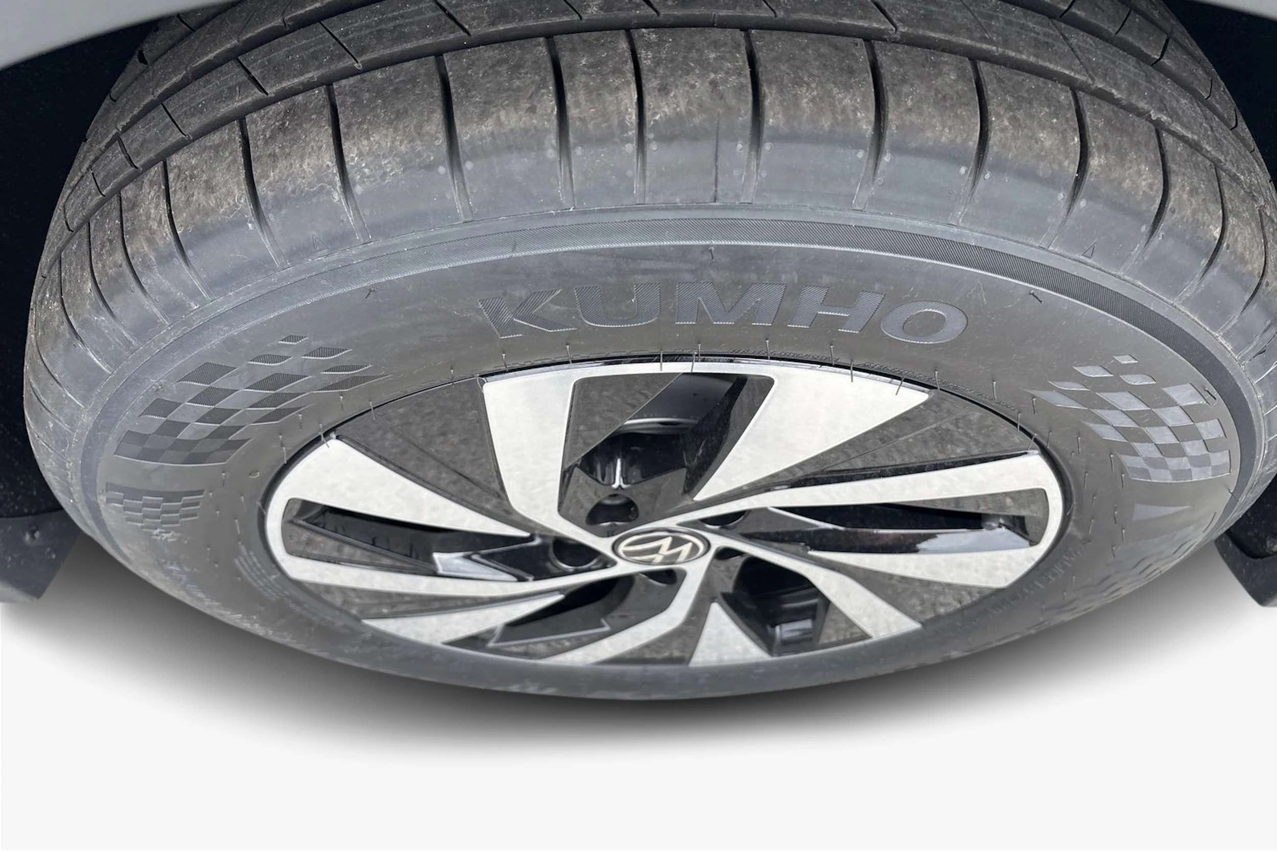 harmaa Volkswagen Tiguan 2026 kuva 9.