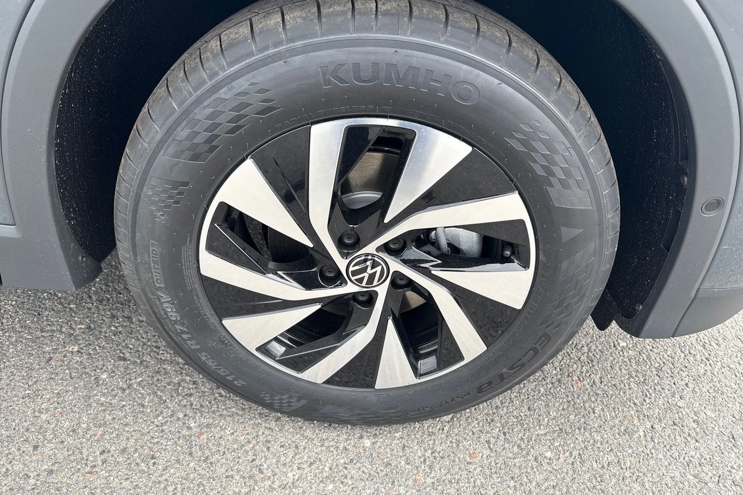 harmaa Volkswagen Tiguan 2026 kuva 10.