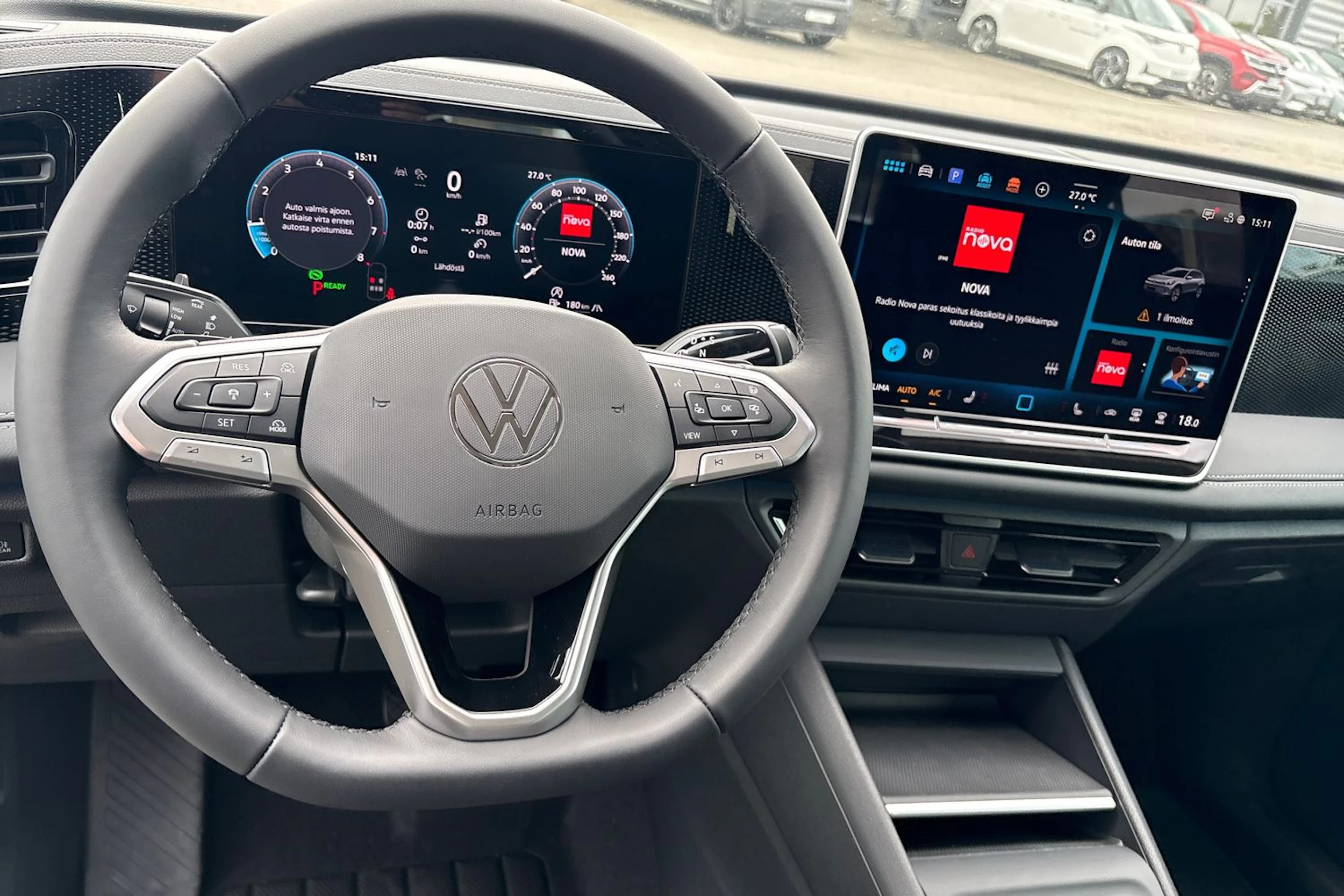 harmaa Volkswagen Tiguan 2026 kuva 13.