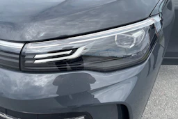 harmaa Volkswagen Tiguan 2026 kuva 15.