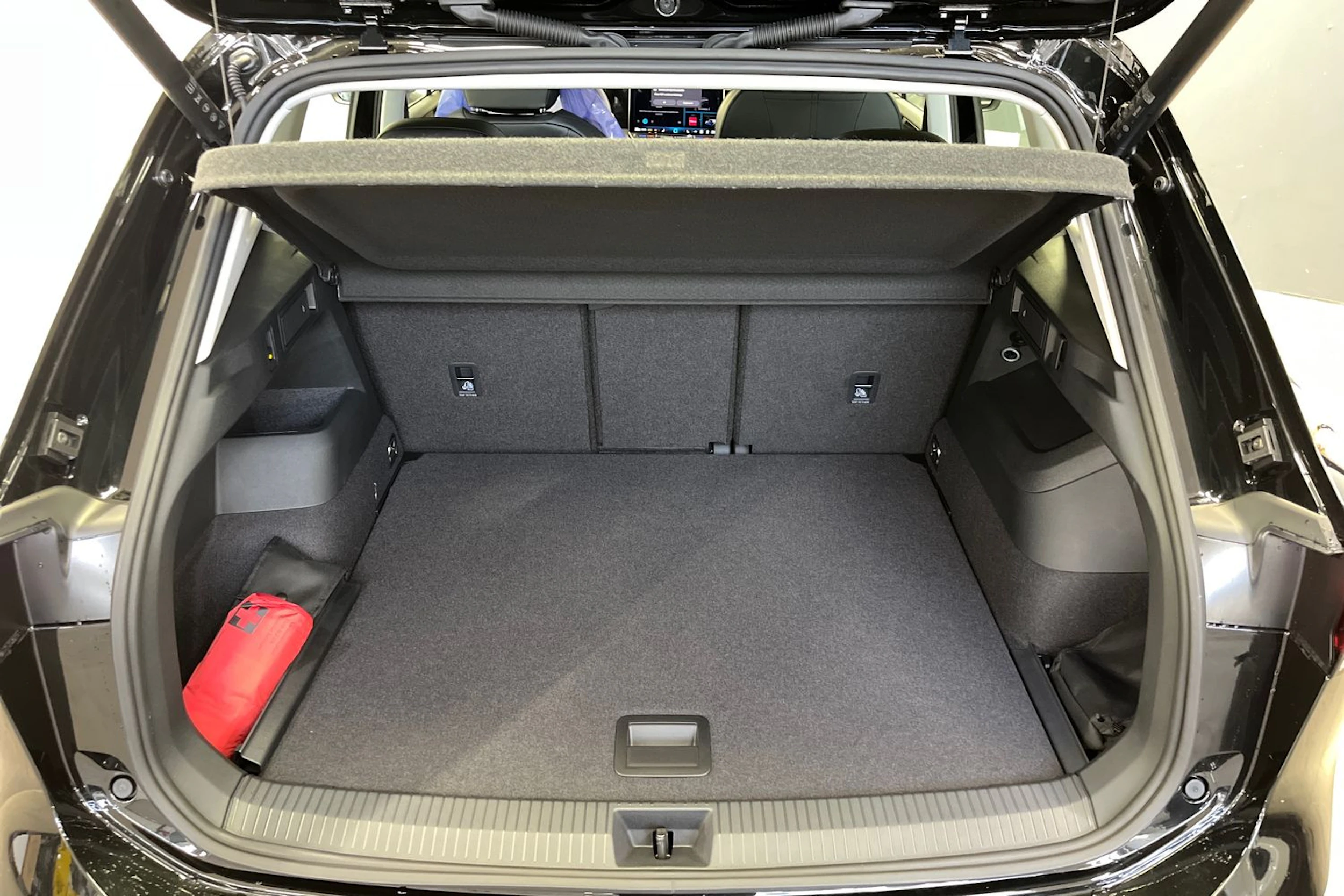 musta Volkswagen Tiguan 2026 kuva 11.