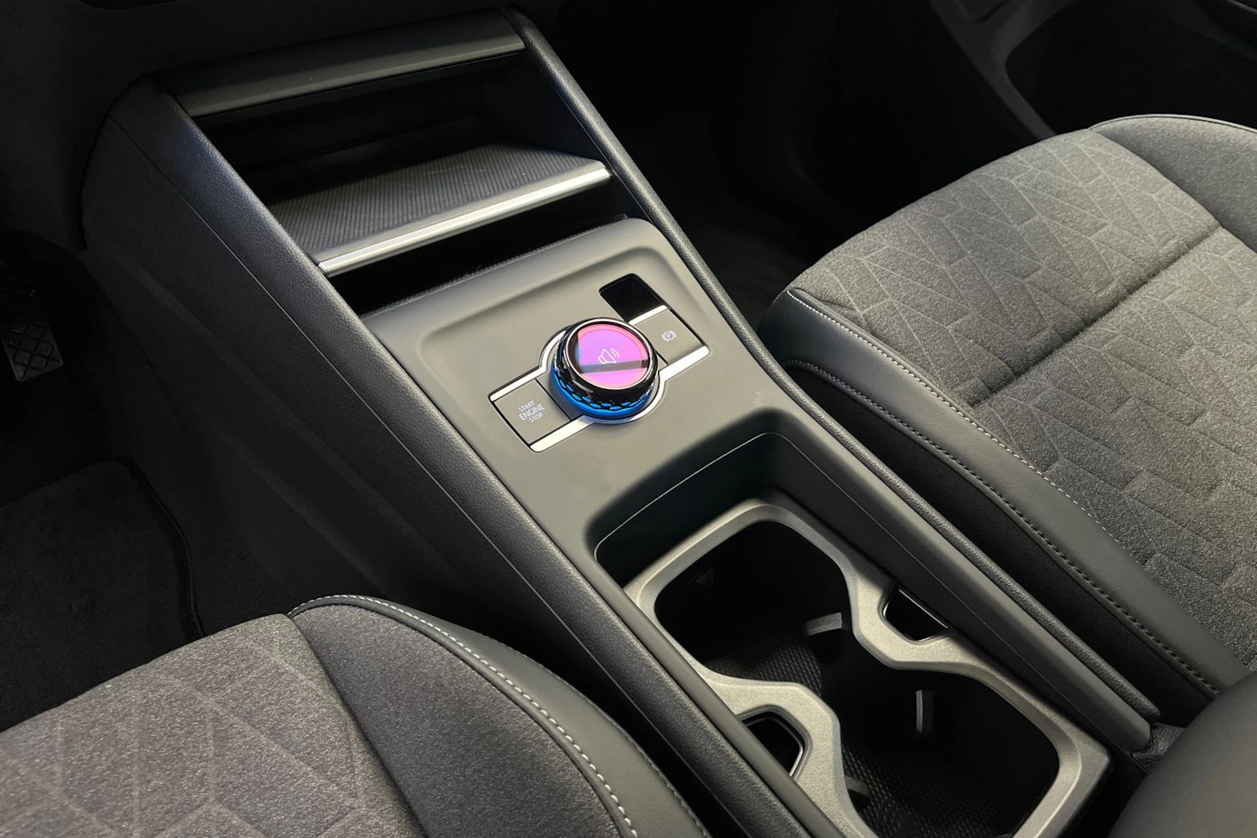 musta Volkswagen Tiguan 2026 kuva 14.