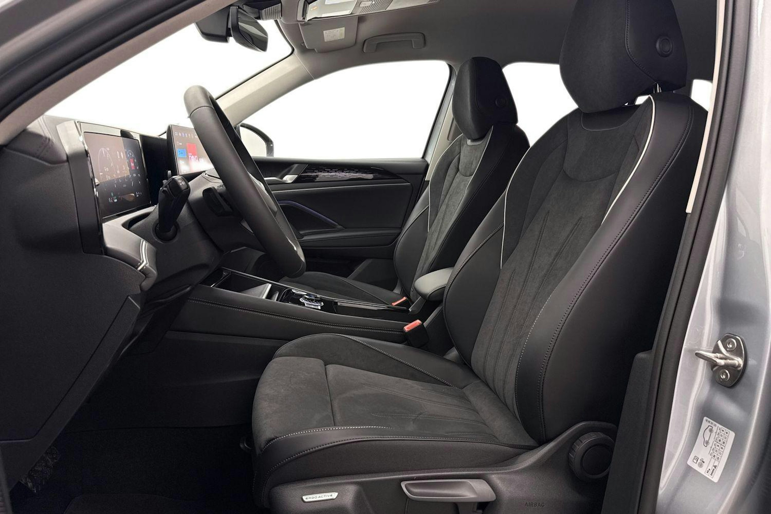 met. harmaa Volkswagen Tiguan 2026 kuva 9.