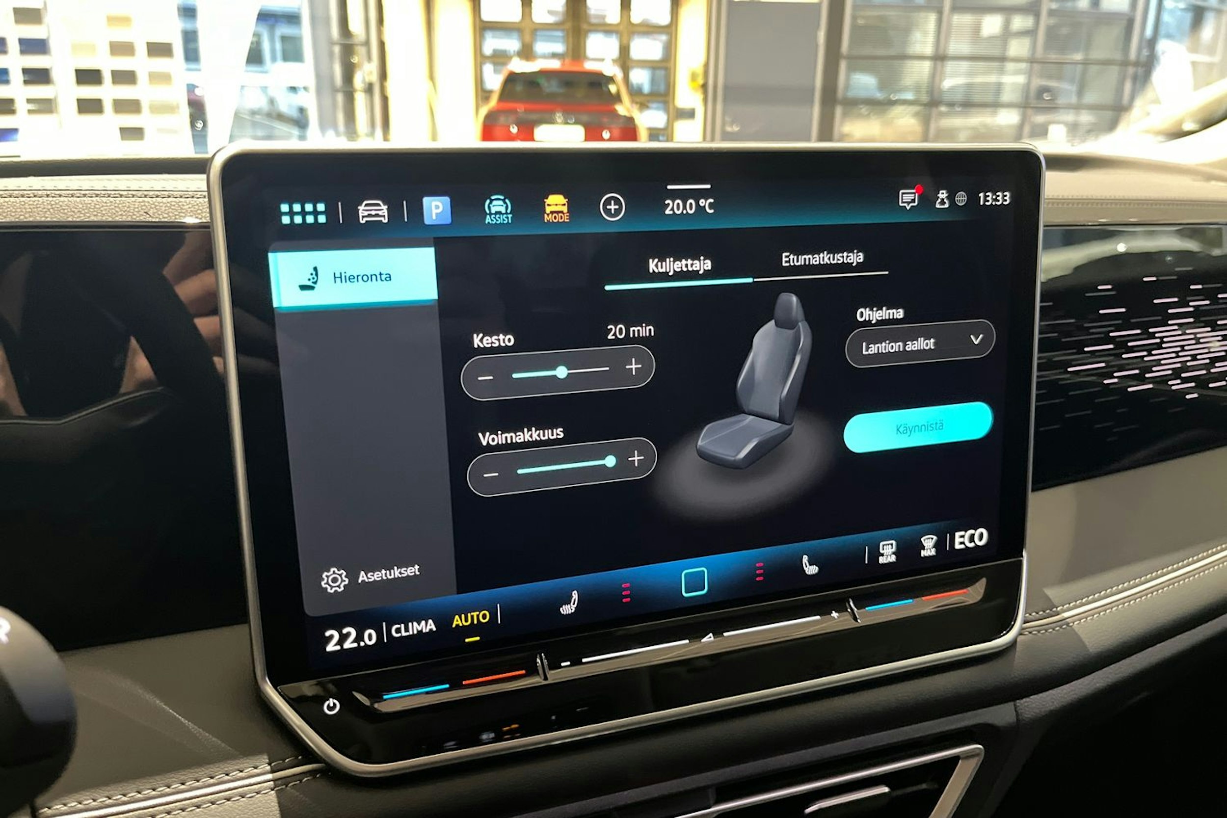 valkoinen Volkswagen Tiguan 2026 kuva 18.