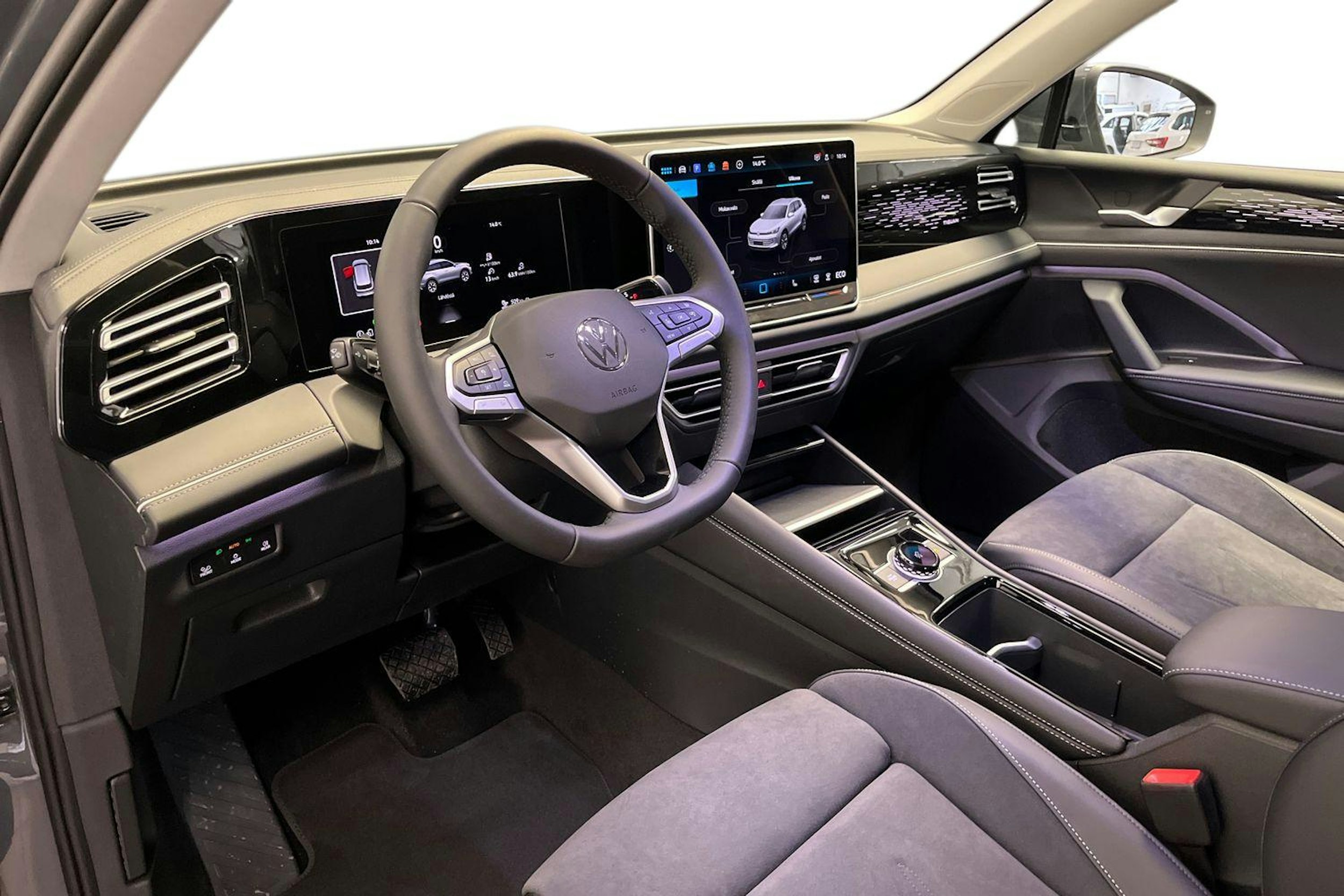 harmaa Volkswagen Tiguan 2026 kuva 6.