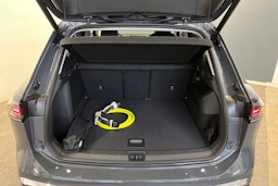 harmaa Volkswagen Tiguan 2026 kuva 11.