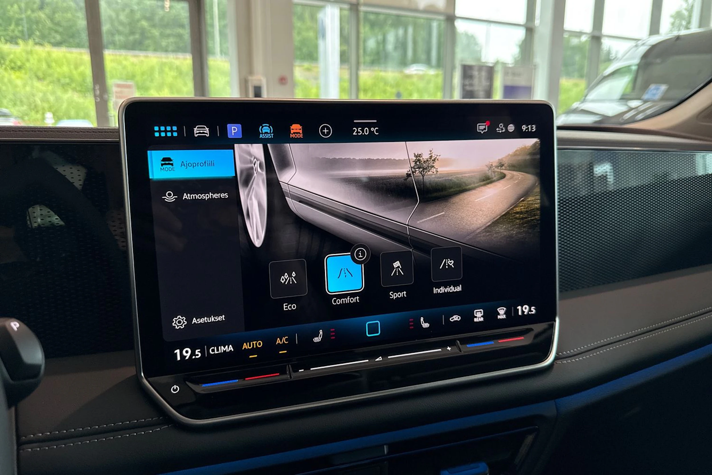 met. oranssi Volkswagen Tiguan 2026 kuva 15.
