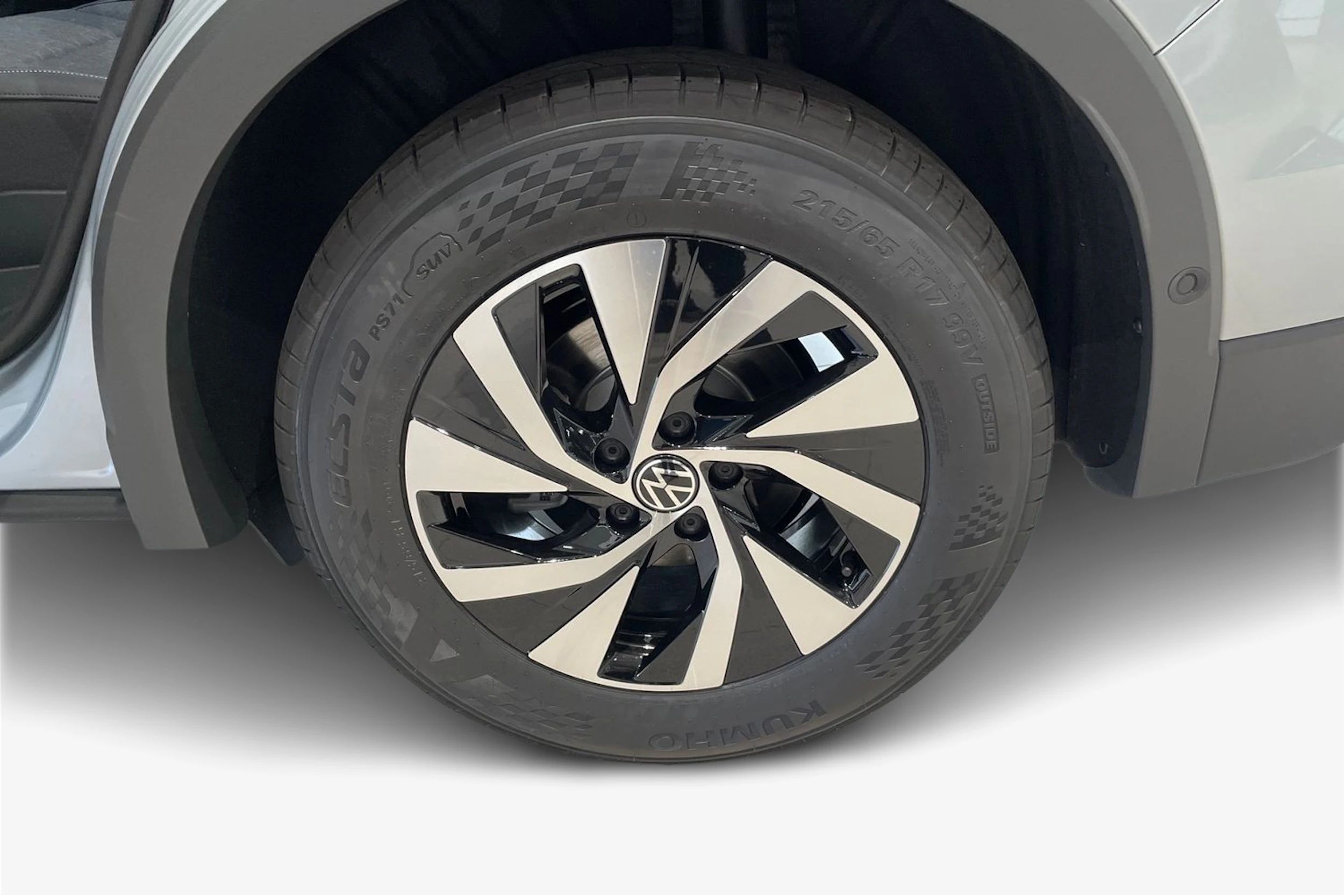 harmaa Volkswagen Tiguan 2026 kuva 9.