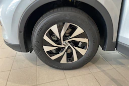 harmaa Volkswagen Tiguan 2026 kuva 10.