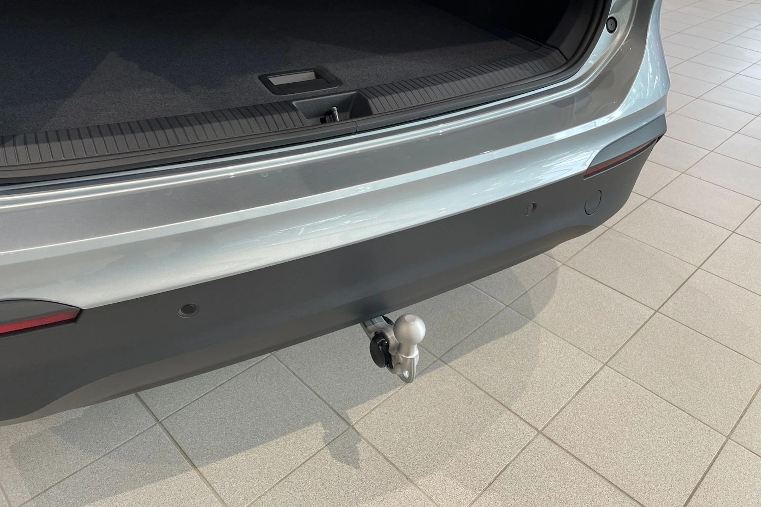 harmaa Volkswagen Tiguan 2026 kuva 13.