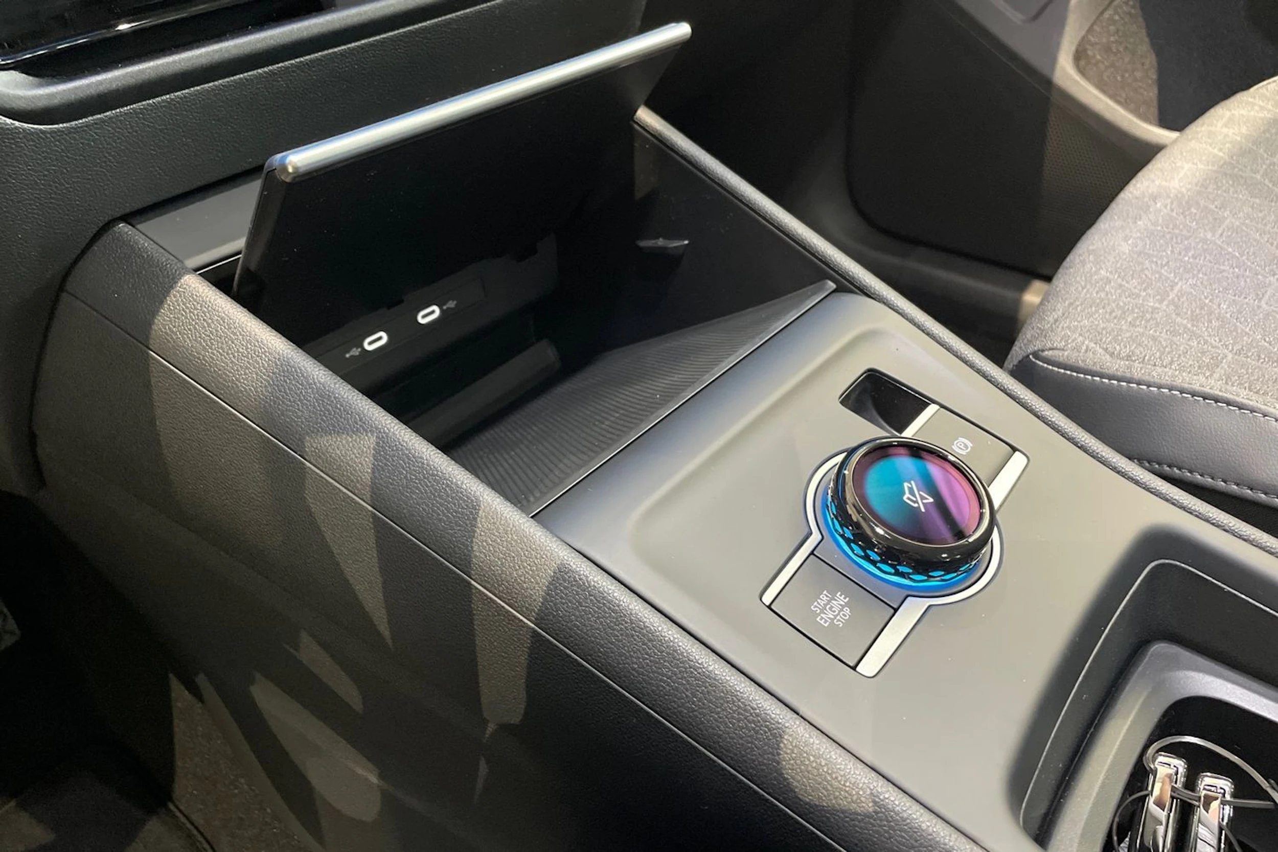 harmaa Volkswagen Tiguan 2026 kuva 16.