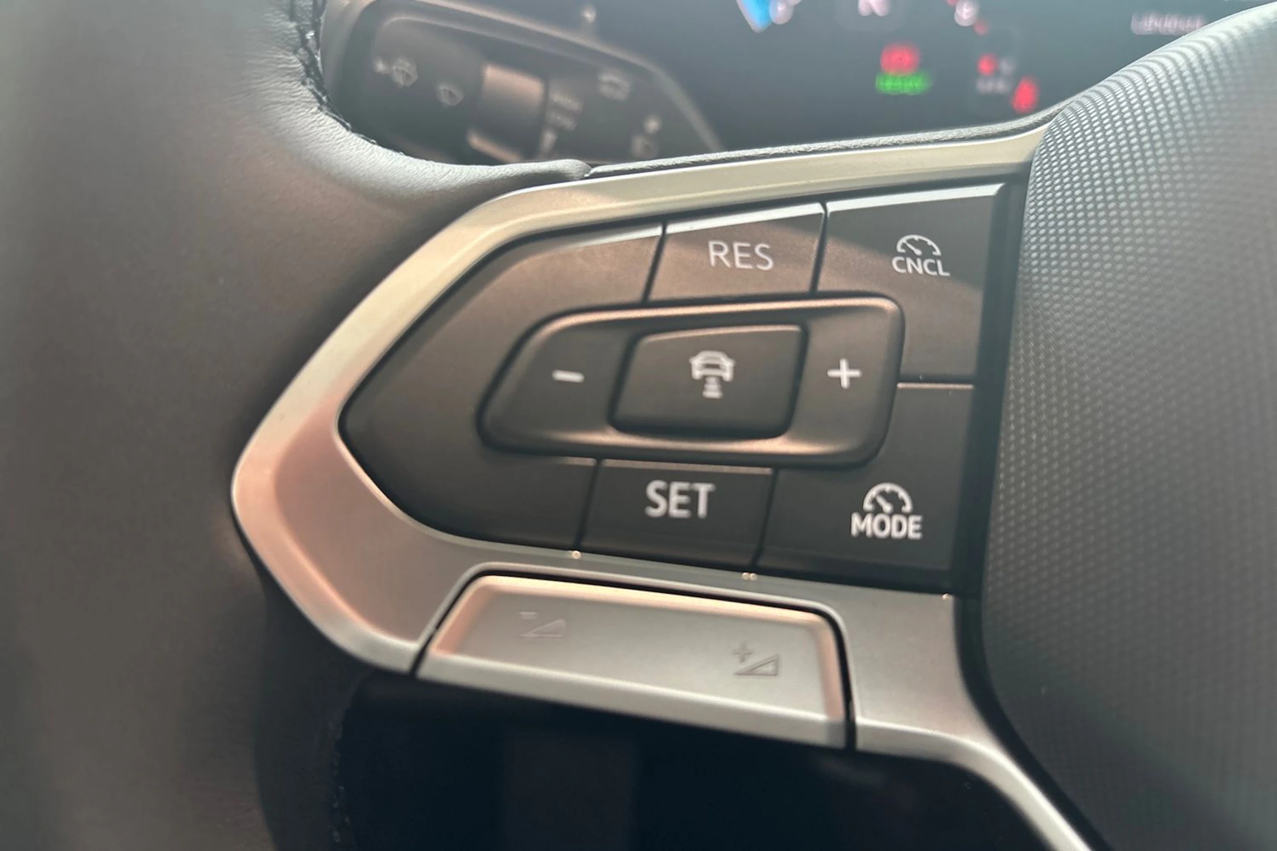 musta Volkswagen Tiguan 2026 kuva 22.