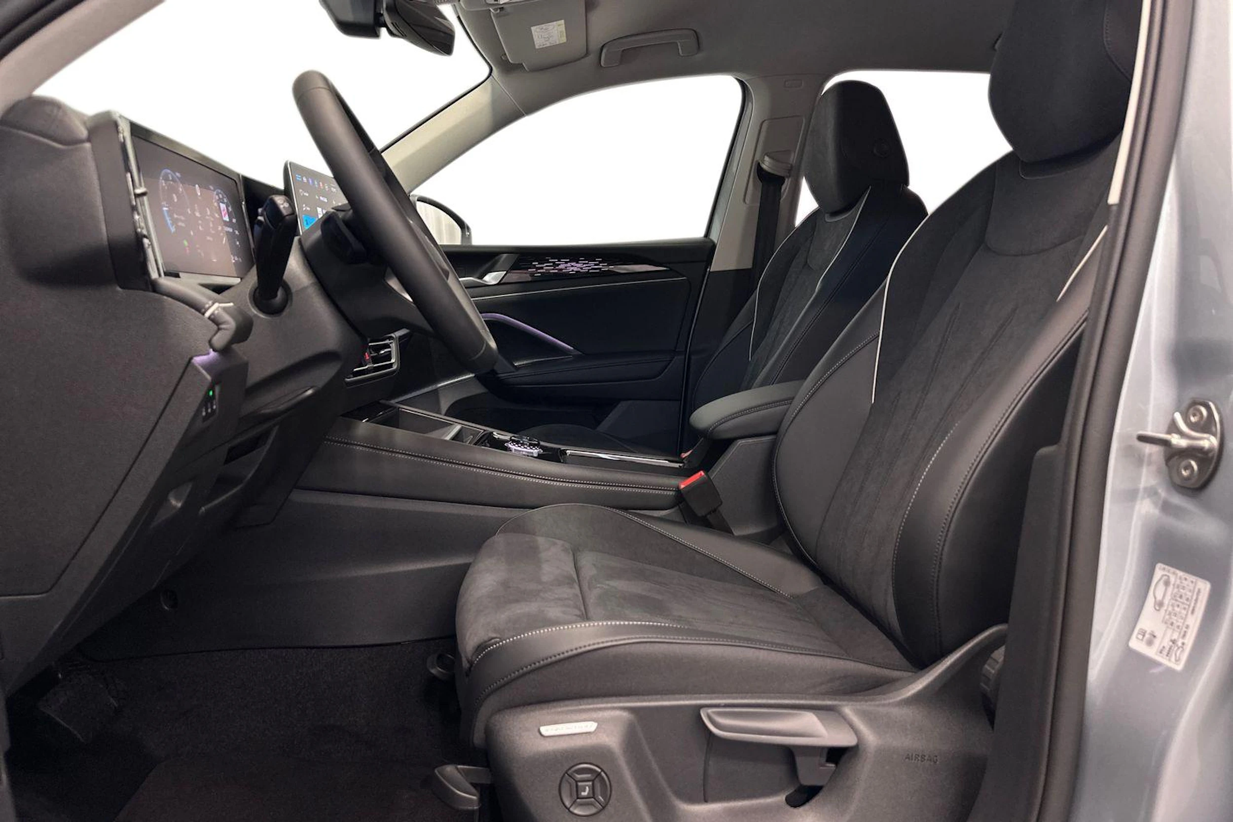 harmaa Volkswagen Tiguan 2026 kuva 7.
