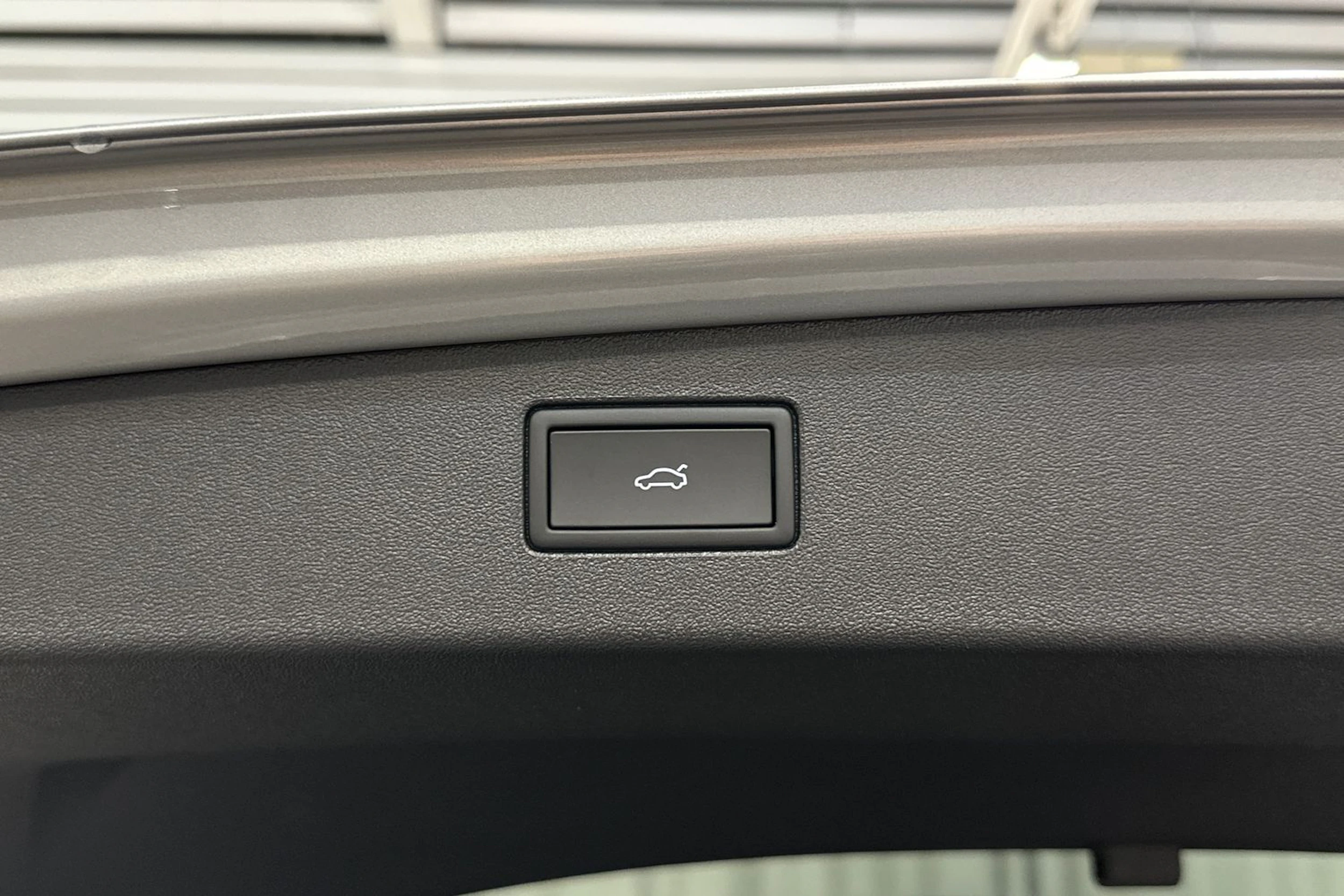 harmaa Volkswagen Tiguan 2026 kuva 11.