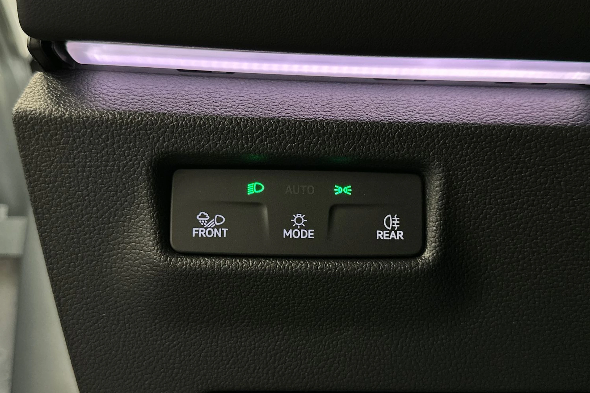 harmaa Volkswagen Tiguan 2026 kuva 15.