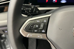 harmaa Volkswagen Tiguan 2026 kuva 16.