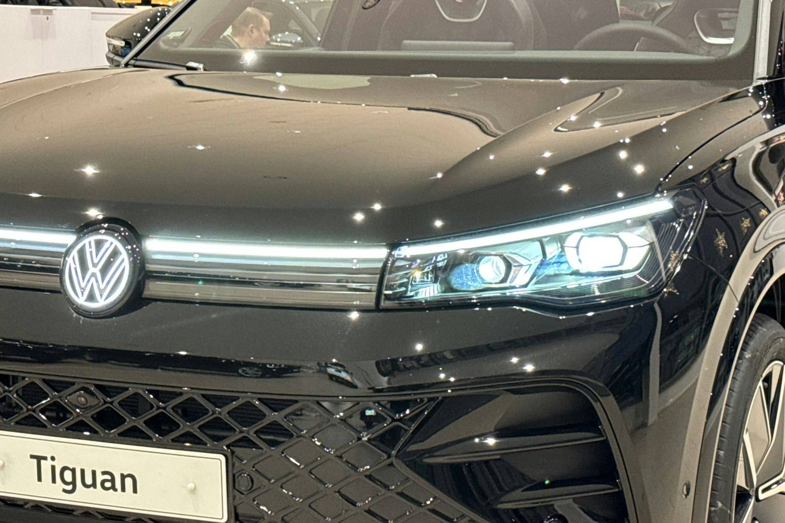 met. musta Volkswagen Tiguan 2026 kuva 10.