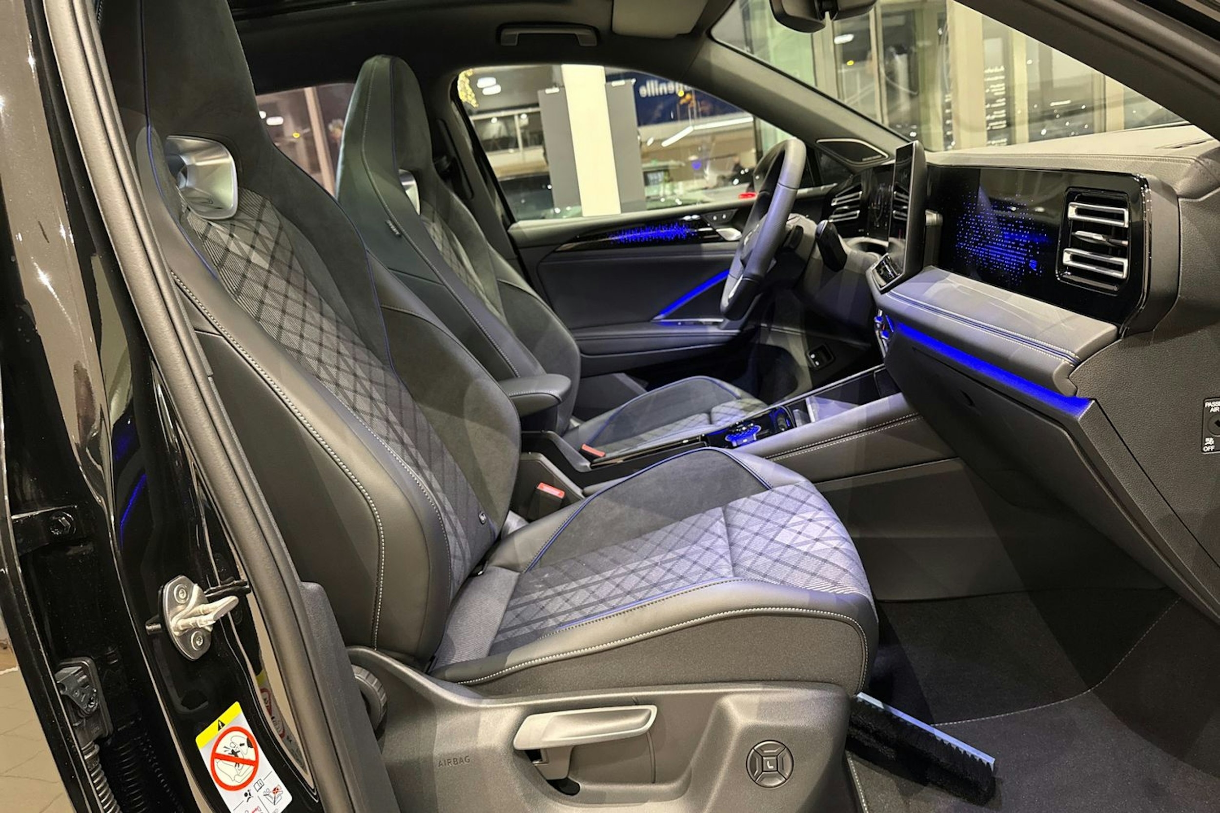 met. musta Volkswagen Tiguan 2026 kuva 13.