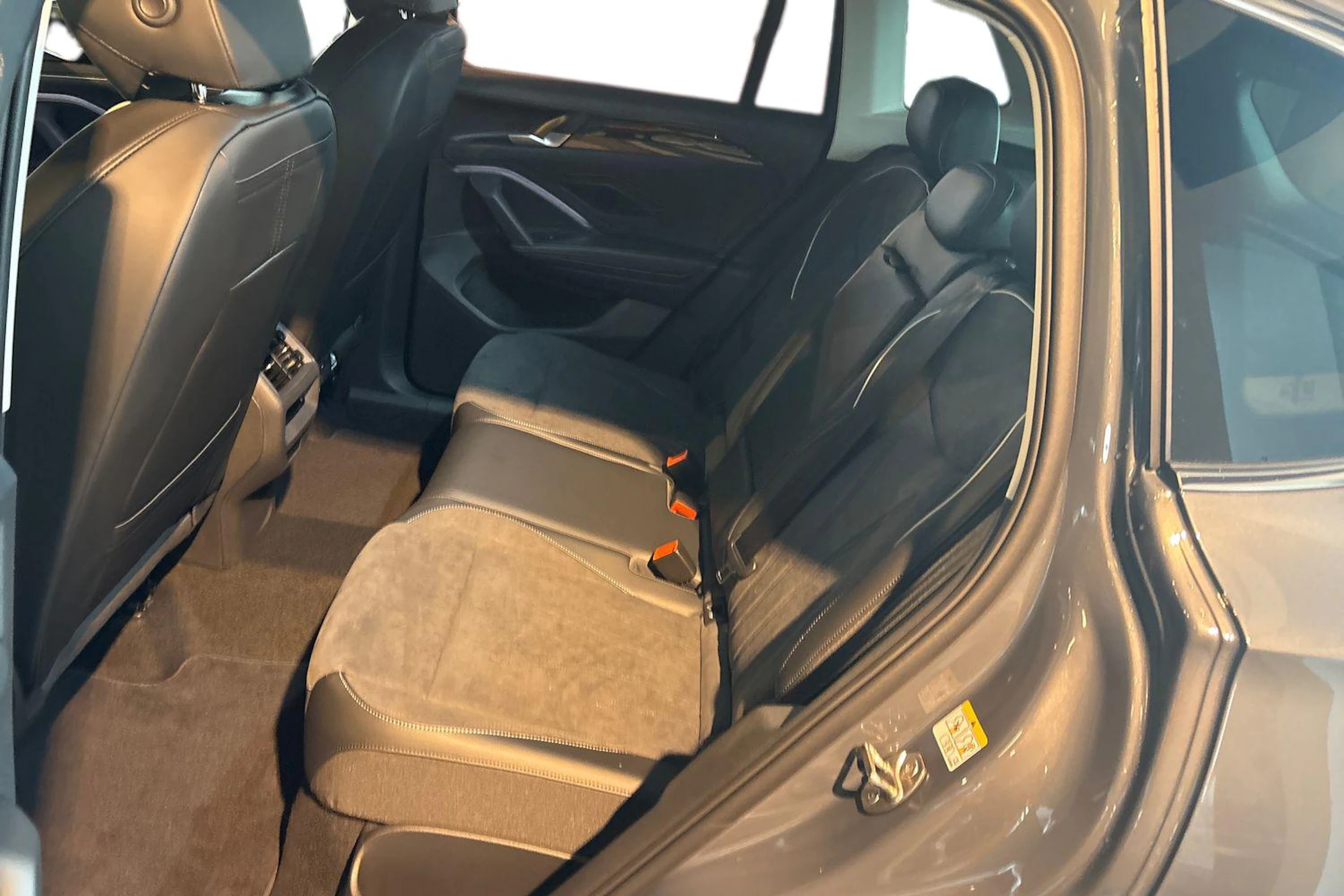 harmaa Volkswagen Tiguan 2026 kuva 8.