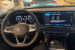 harmaa Volkswagen Tiguan 2026 kuva 15.