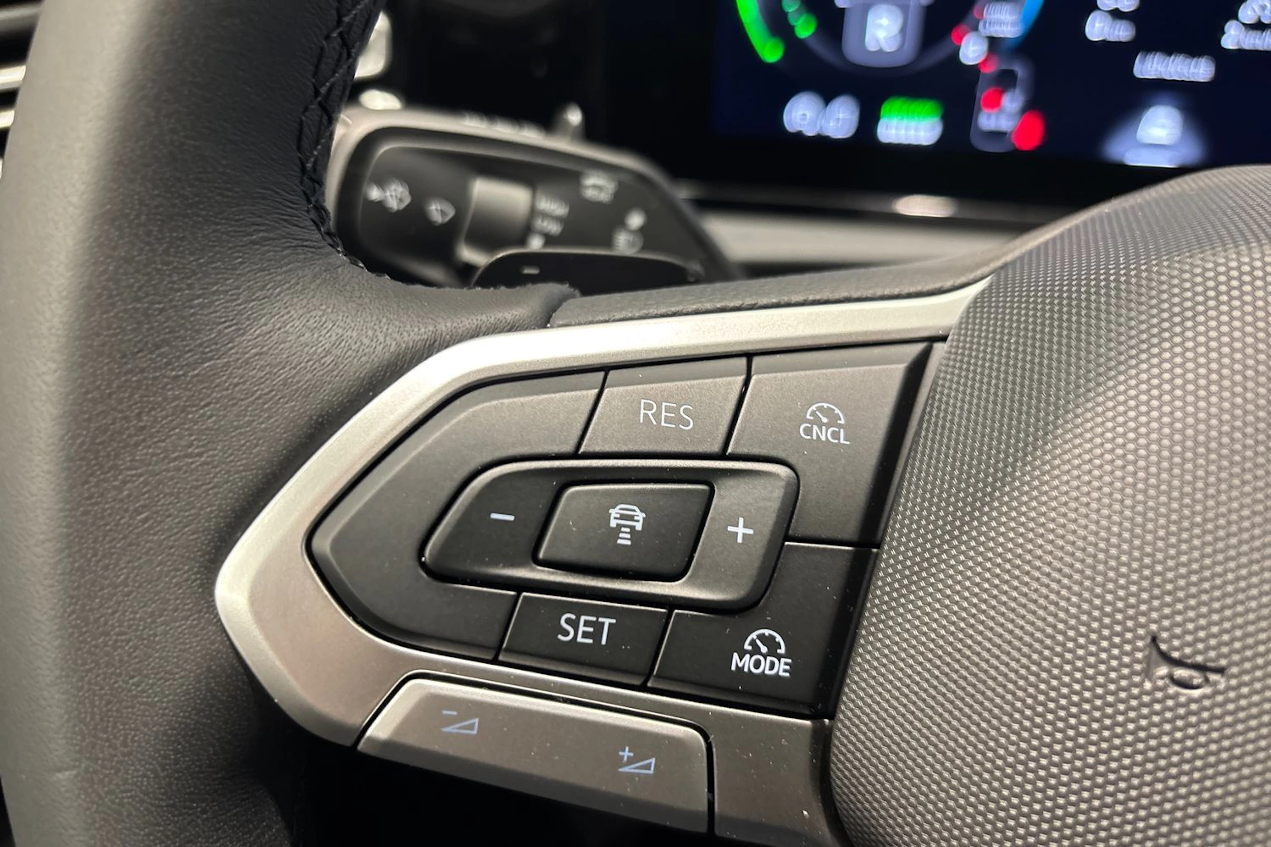 musta Volkswagen Tiguan 2026 kuva 22.