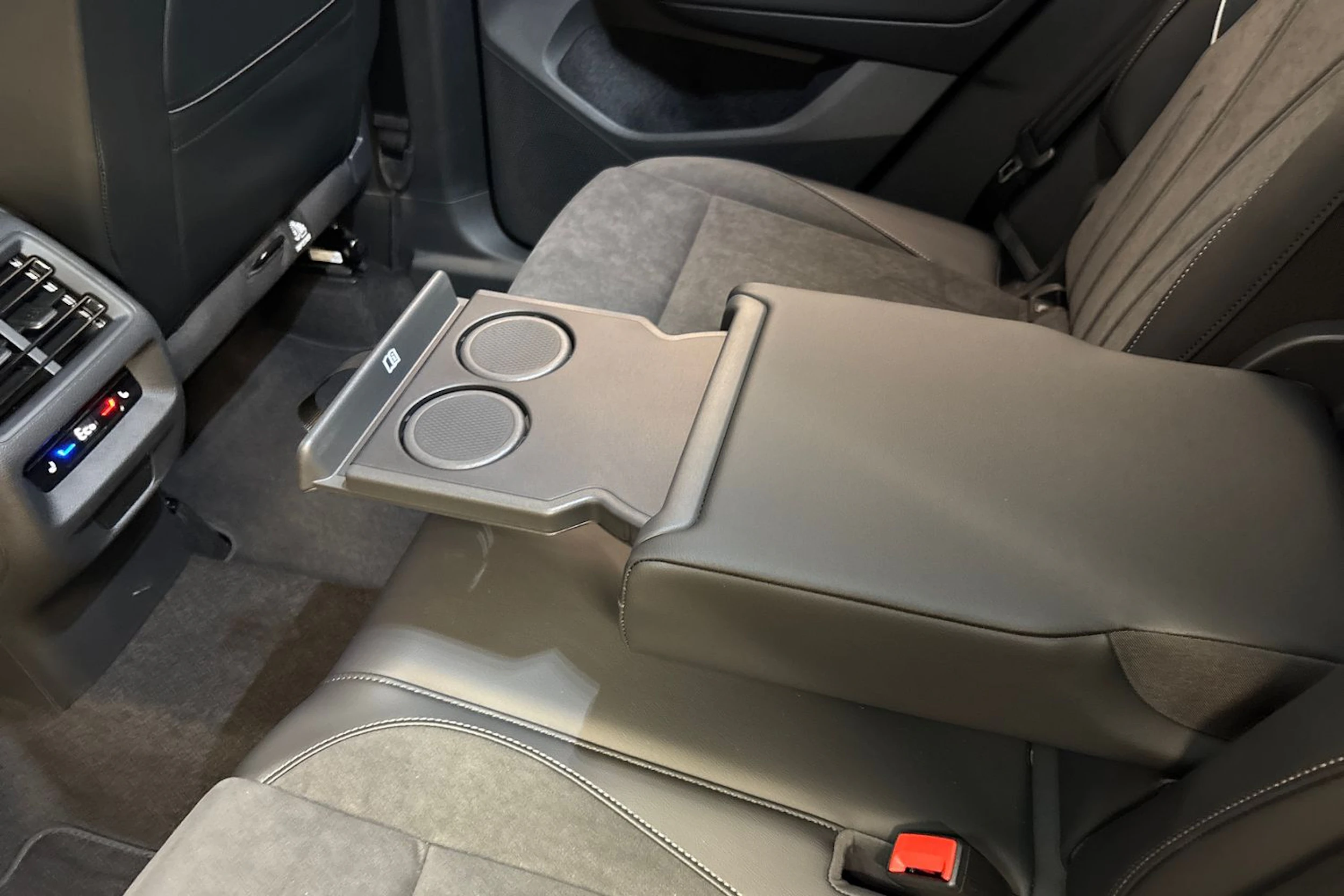 musta Volkswagen Tiguan 2026 kuva 31.