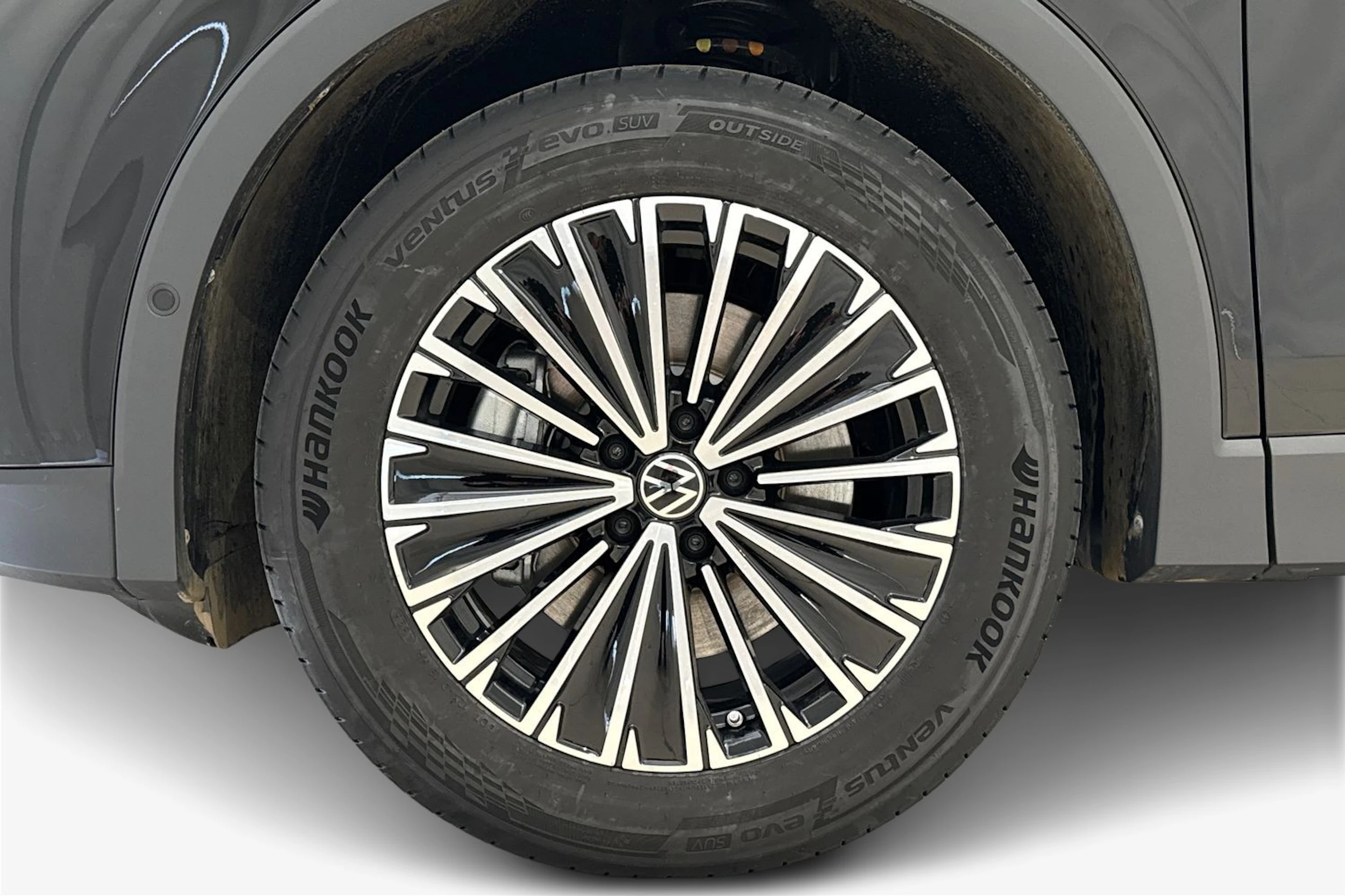 met. musta Volkswagen Tiguan 2026 kuva 9.