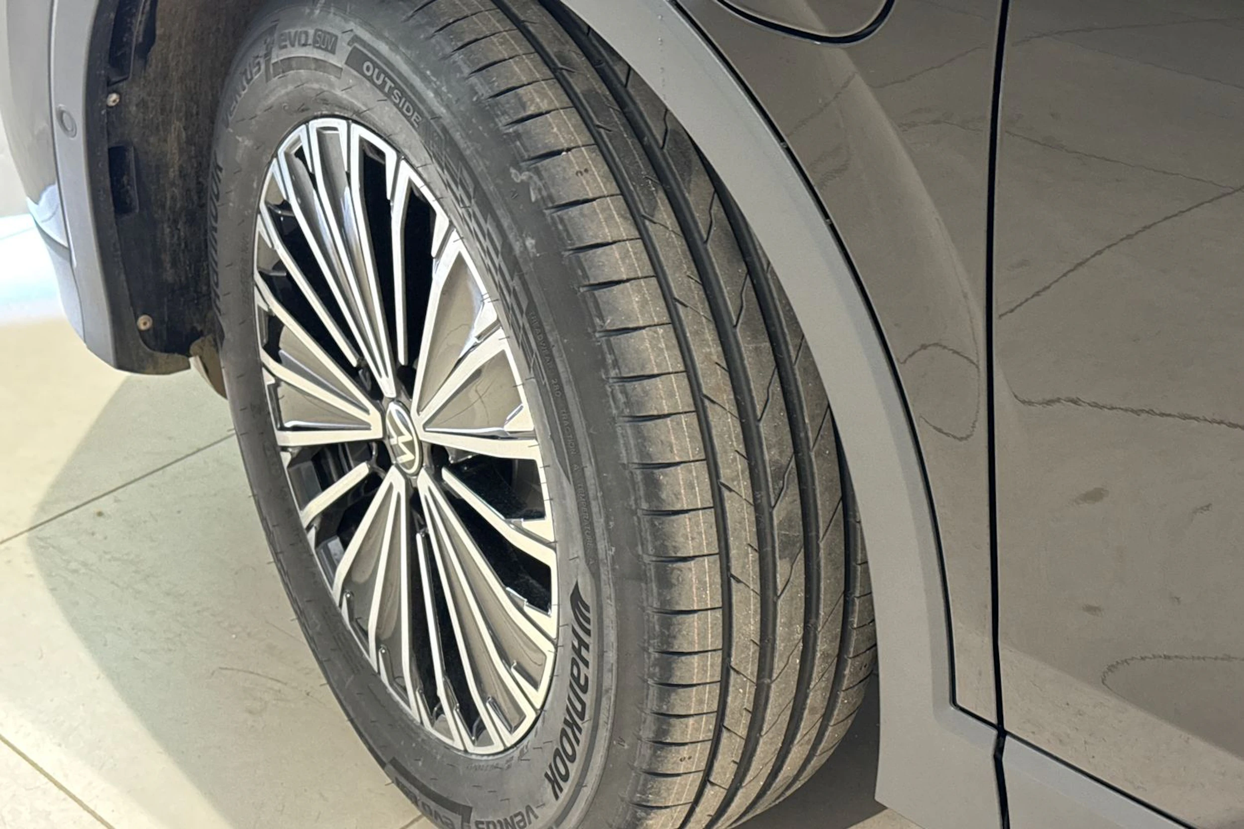 met. musta Volkswagen Tiguan 2026 kuva 10.