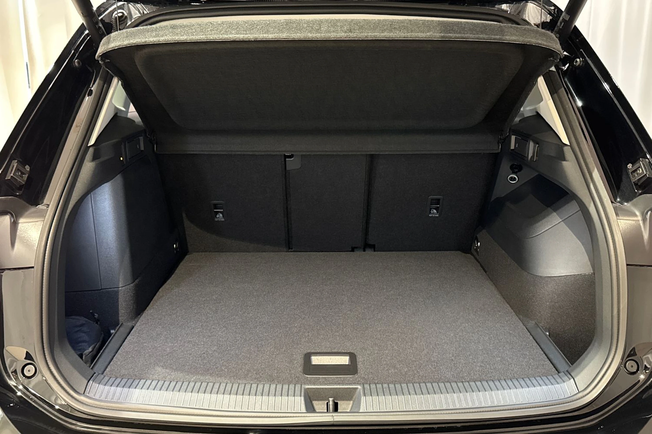met. musta Volkswagen Tiguan 2026 kuva 13.