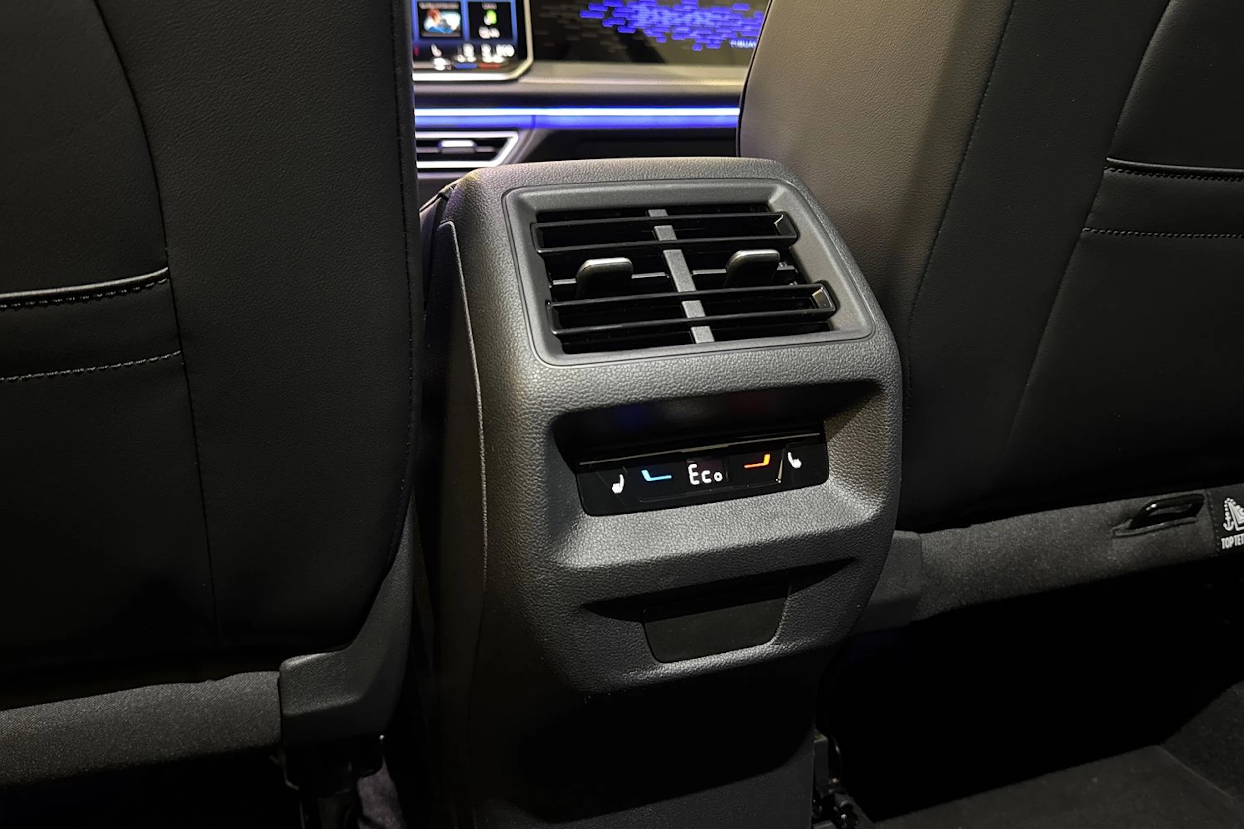 met. musta Volkswagen Tiguan 2026 kuva 17.