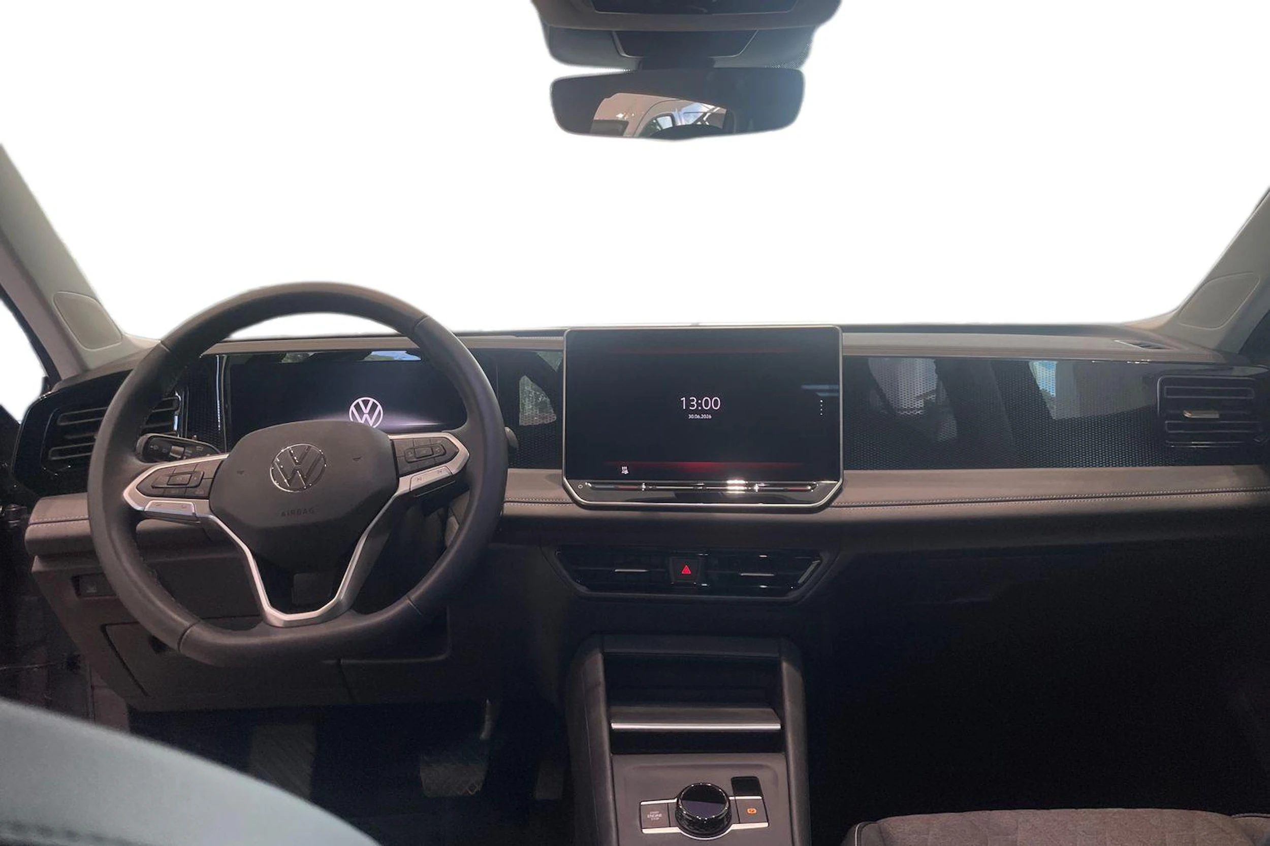 harmaa Volkswagen Tiguan 2026 kuva 7.