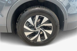 harmaa Volkswagen Tiguan 2026 kuva 9.