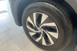 harmaa Volkswagen Tiguan 2026 kuva 10.