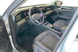 harmaa Volkswagen Tiguan 2026 kuva 6.