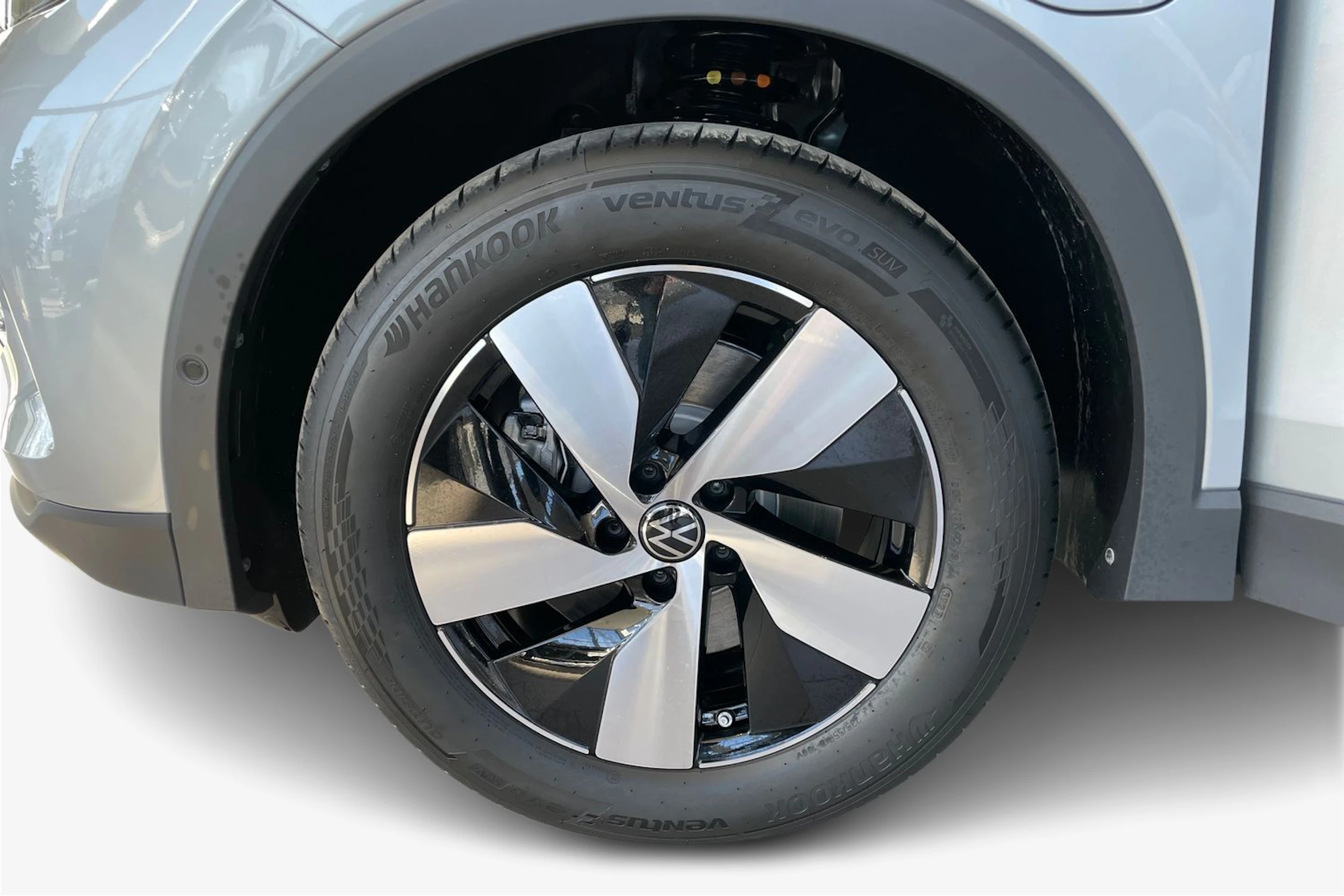 harmaa Volkswagen Tiguan 2026 kuva 9.