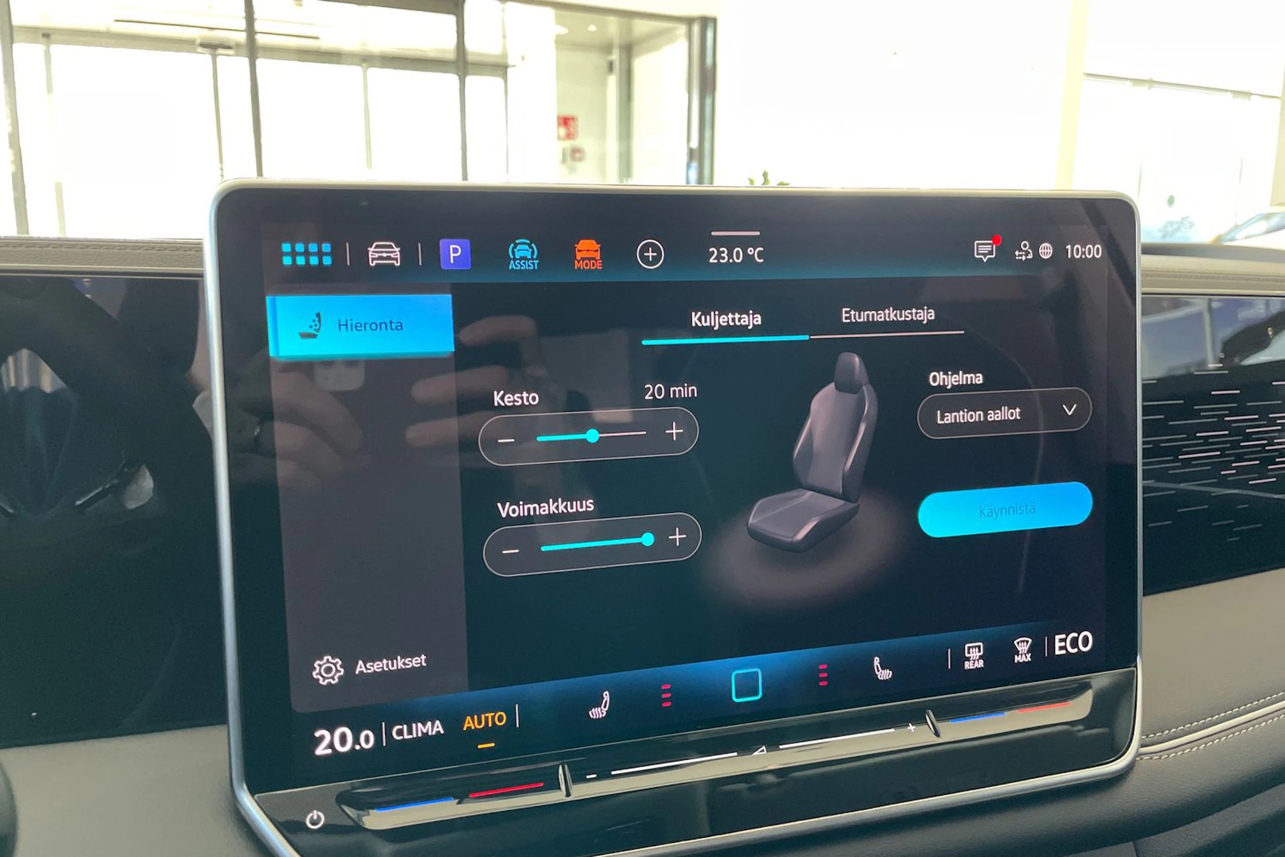 harmaa Volkswagen Tiguan 2026 kuva 16.