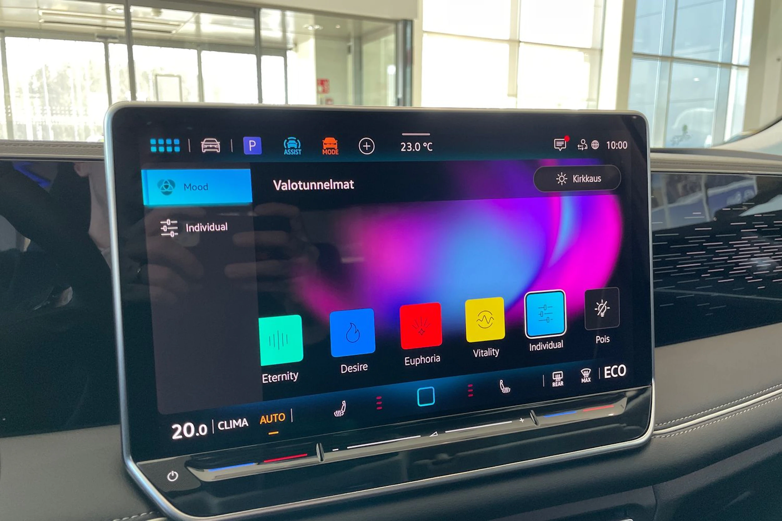 harmaa Volkswagen Tiguan 2026 kuva 17.