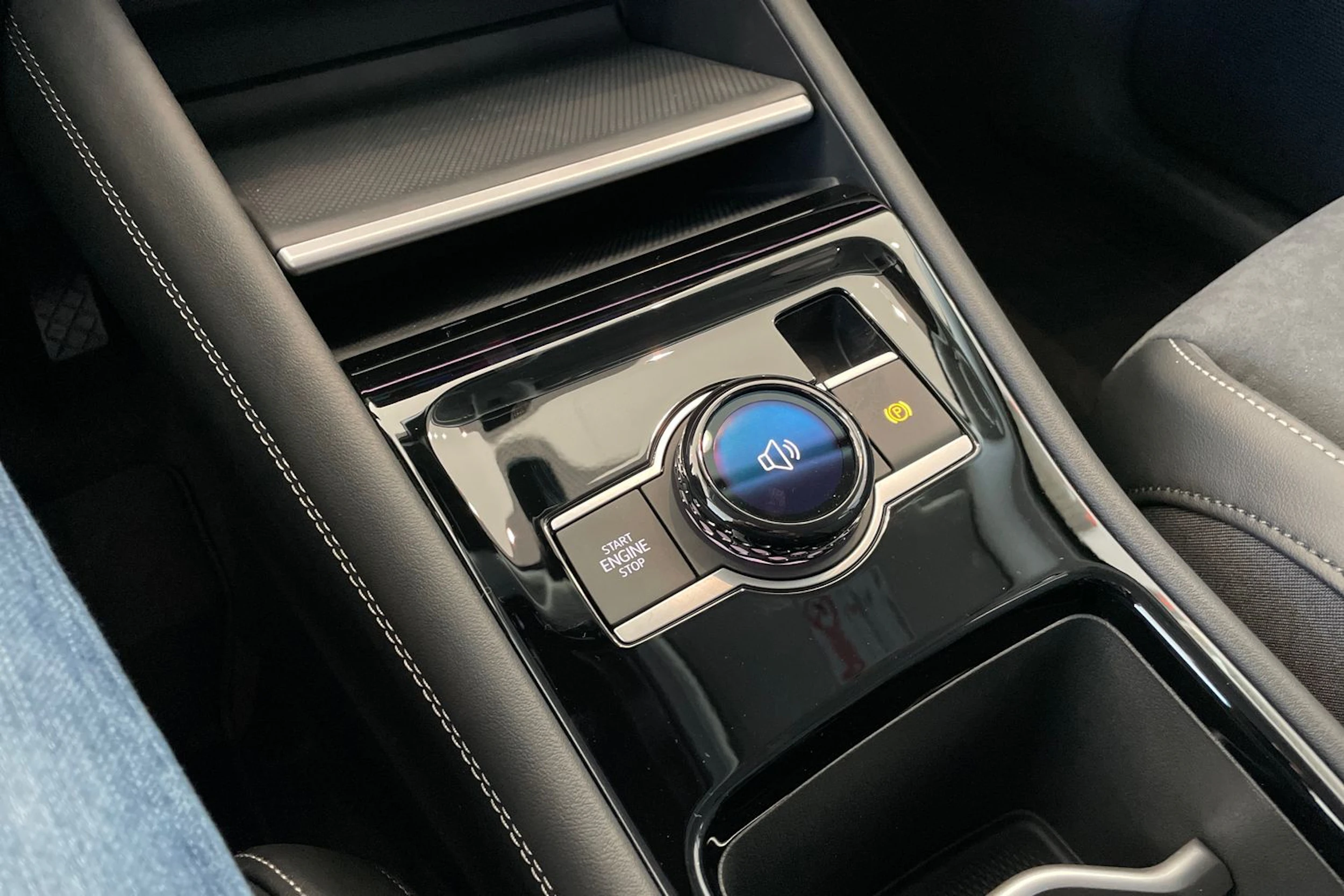 harmaa Volkswagen Tiguan 2026 kuva 19.