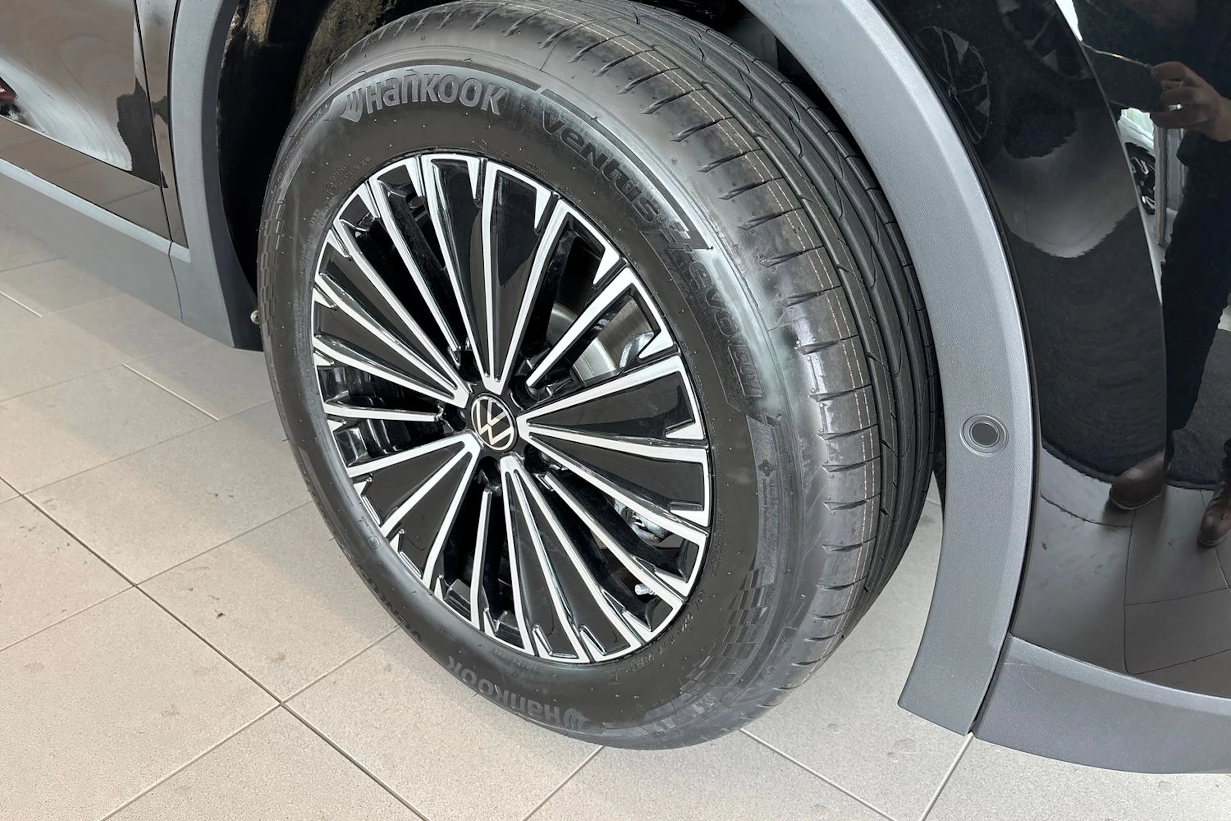 musta Volkswagen Tiguan 2026 kuva 10.
