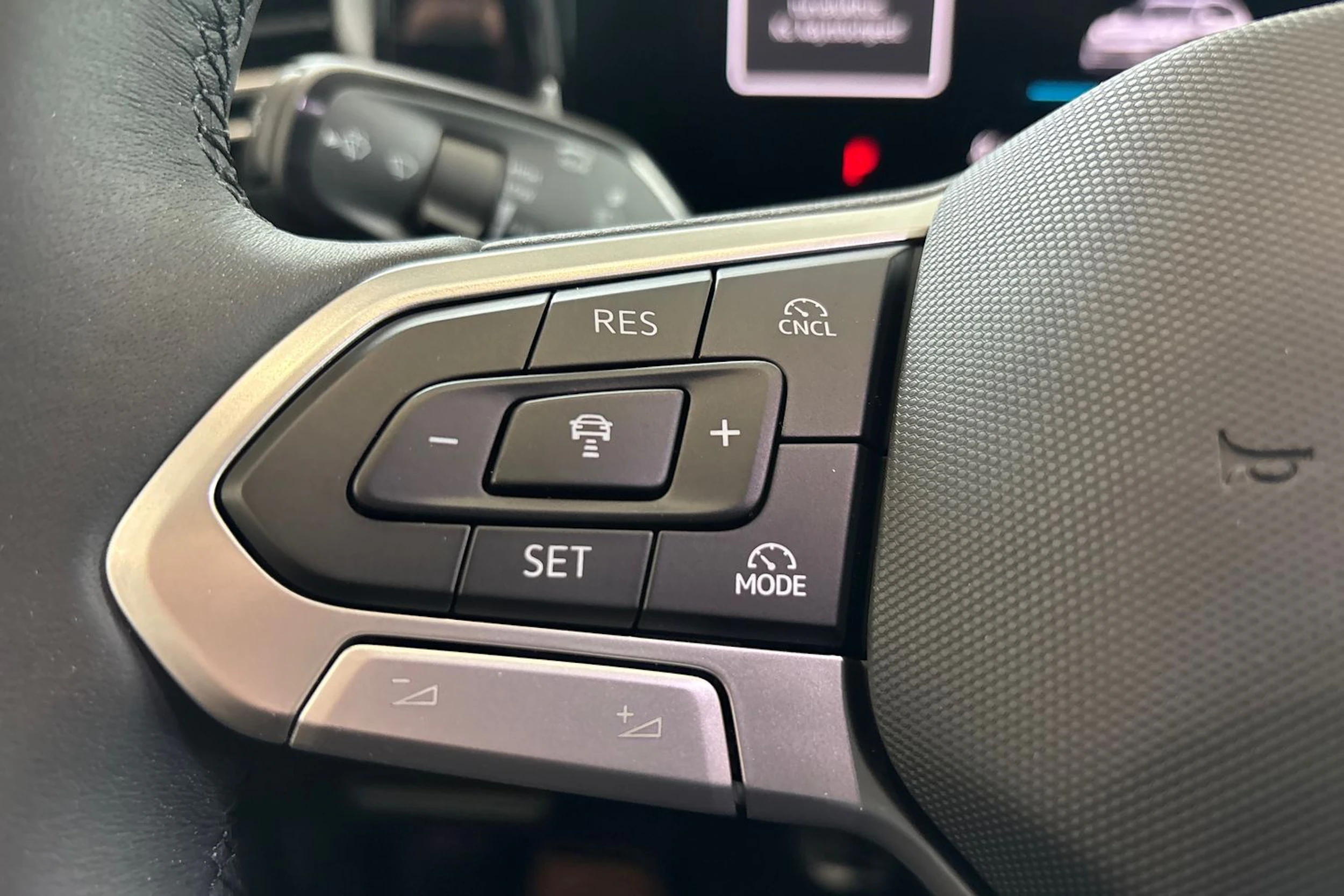 musta Volkswagen Tiguan 2026 kuva 19.