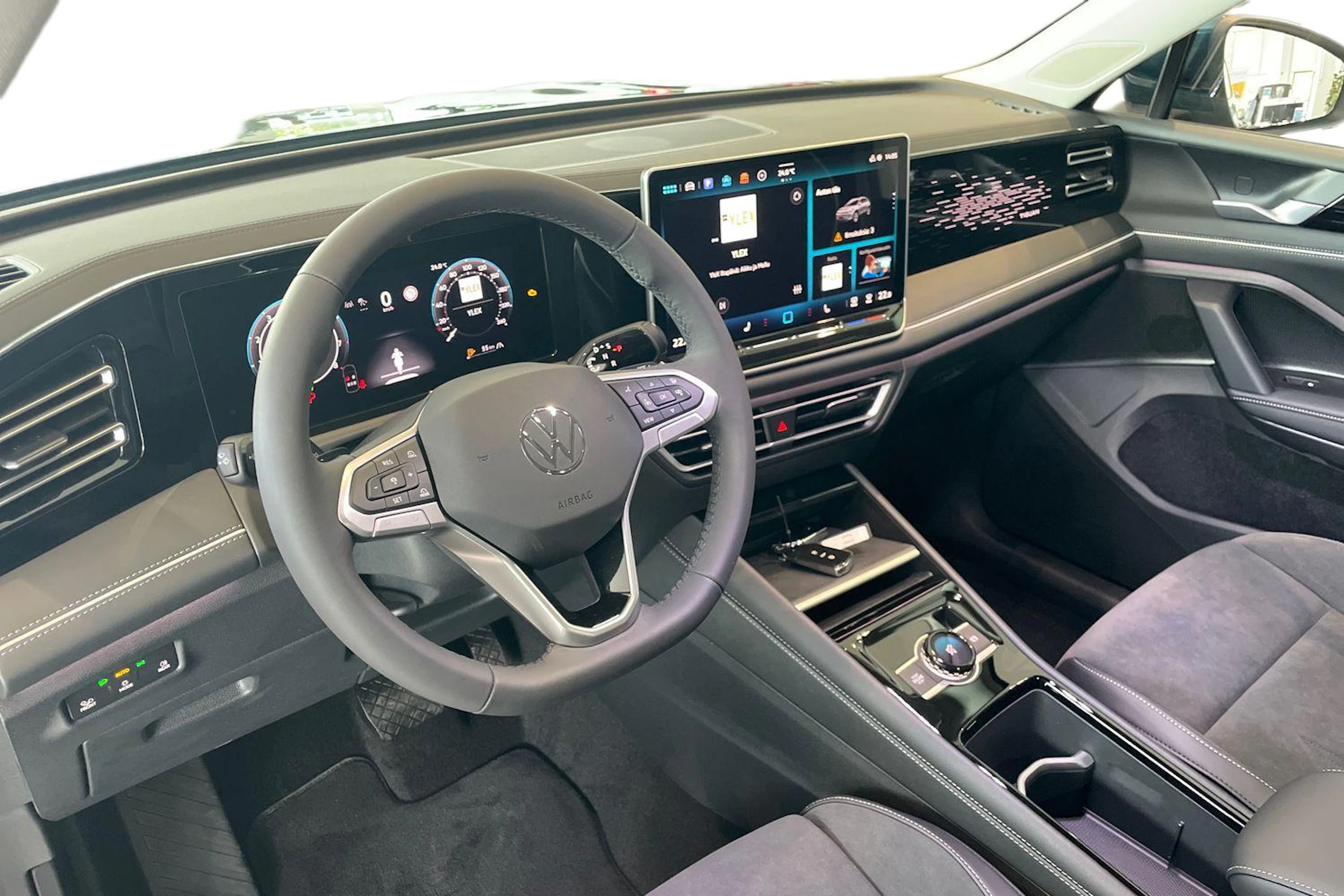 sininen Volkswagen Tiguan 2026 kuva 6.