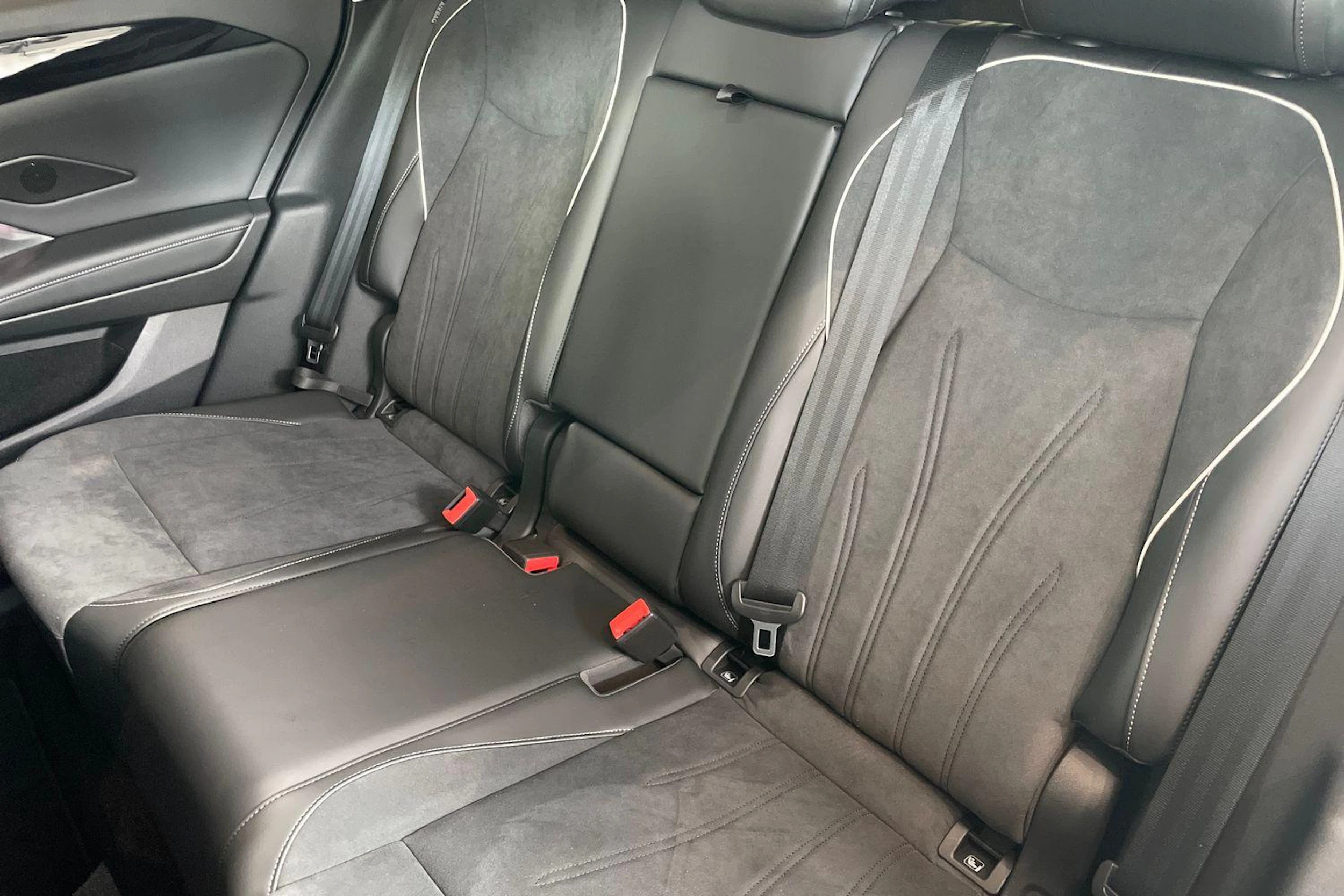 sininen Volkswagen Tiguan 2026 kuva 8.