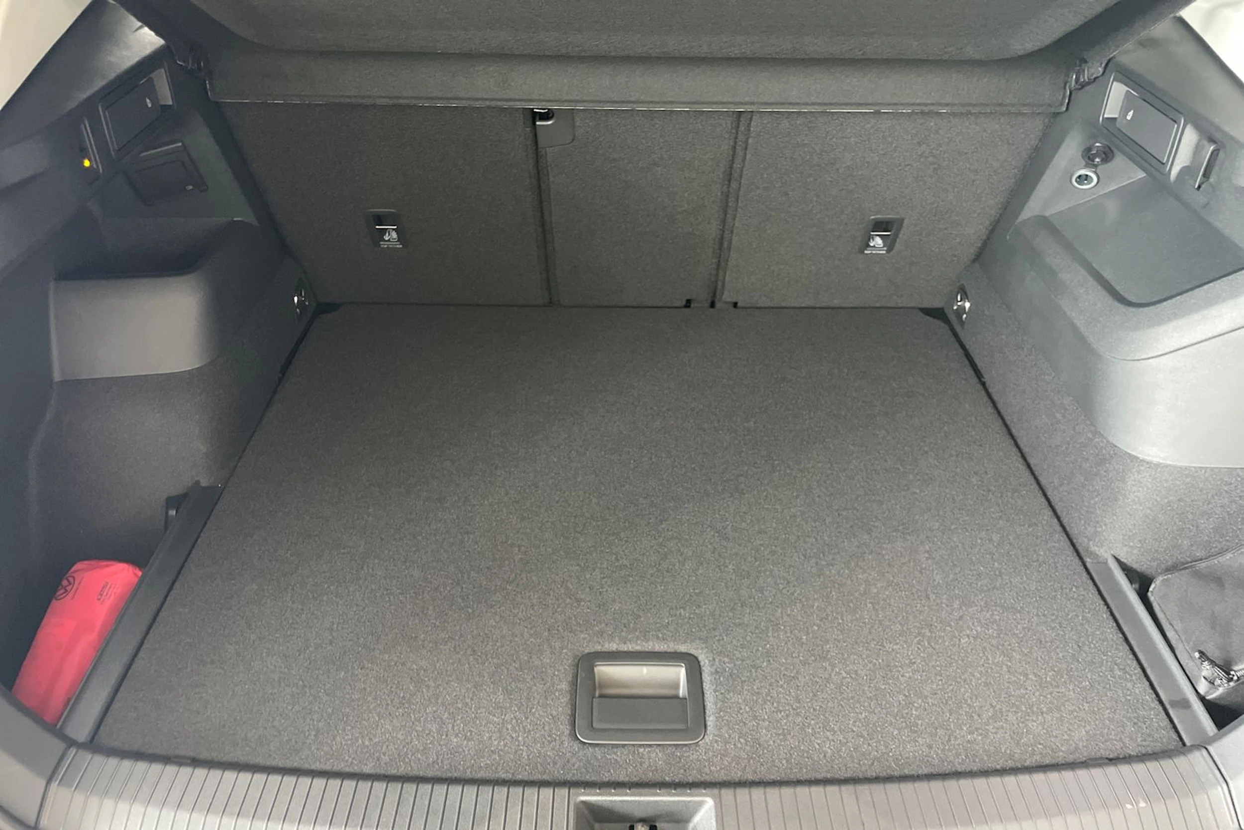 sininen Volkswagen Tiguan 2026 kuva 11.